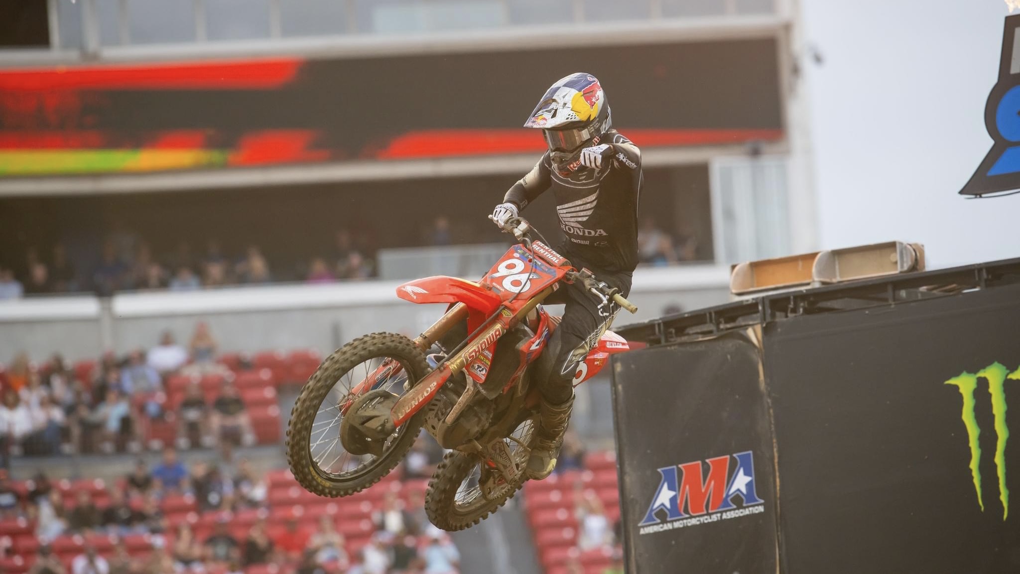 Vídeo AMA Supercross 250, Nashville: Hunter Lawrence campeão da Costa Este!