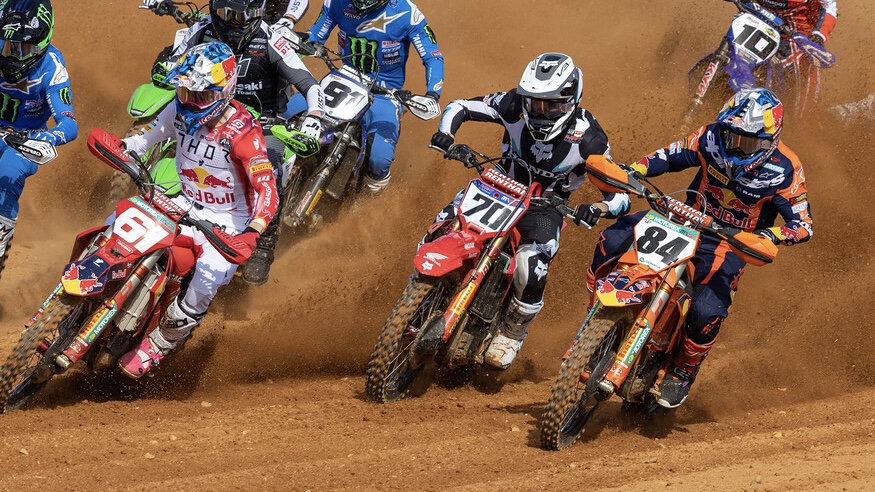 Vídeo MXGP, Águeda: A incrível luta entre Fernández, Herlings e Prado na corrida de qualificação!