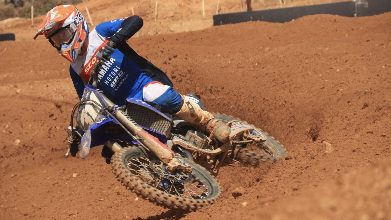 EMX125, Águeda, 1.ª manga: Sandro Lobo pontua na vitória de Janis Reisulis