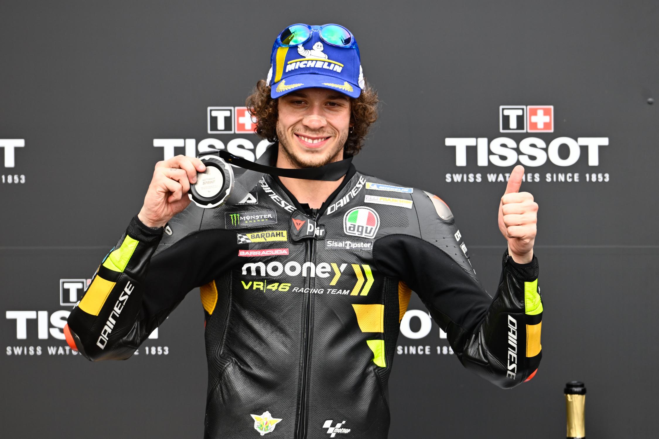 MotoGP, Marco Bezzecchi, 2.º: “Tentei tudo, mas o Brad trava muito tarde”