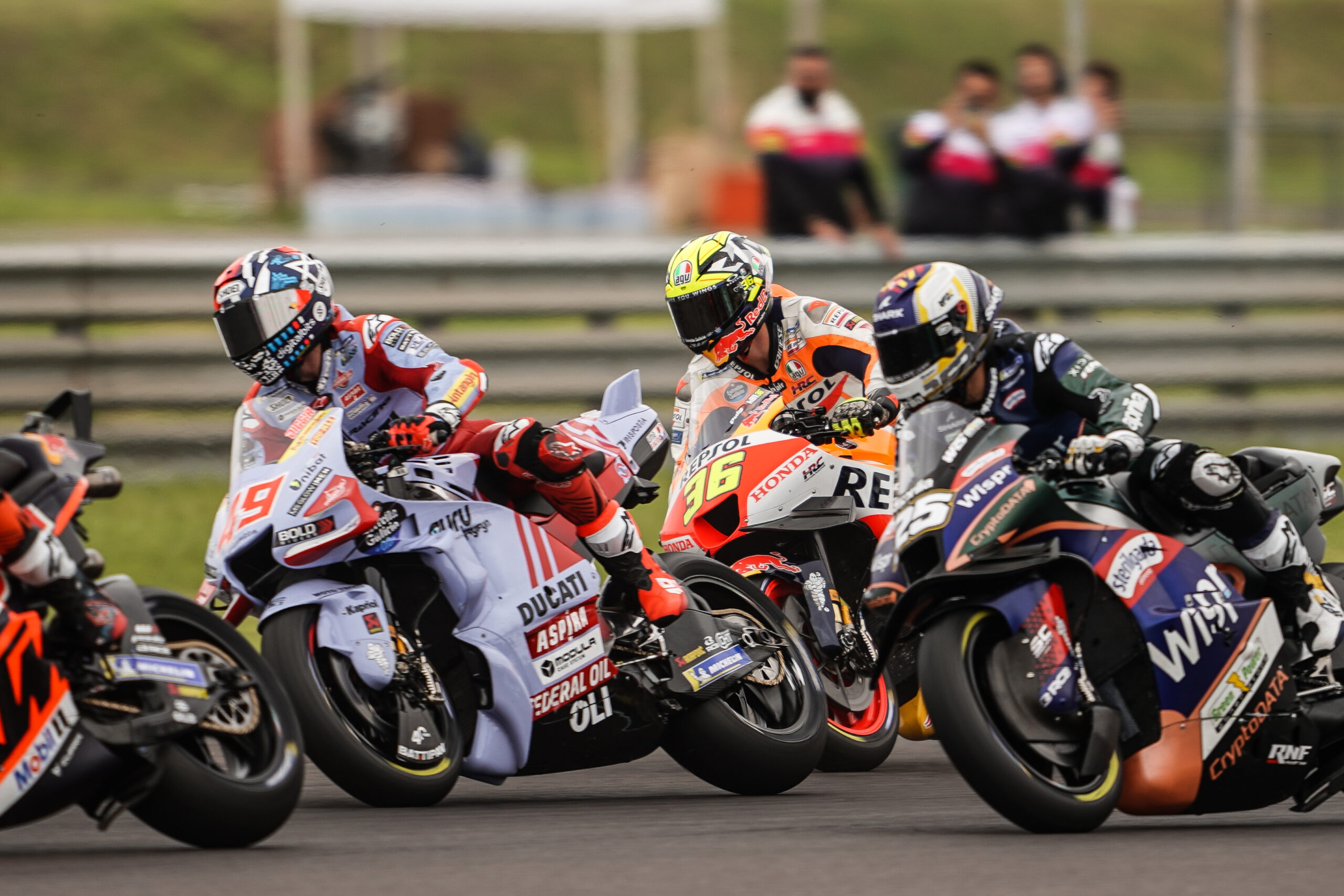 MotoGP, Argentina: Joan Mir caiu forte na Sprint e foi levado ao hospital