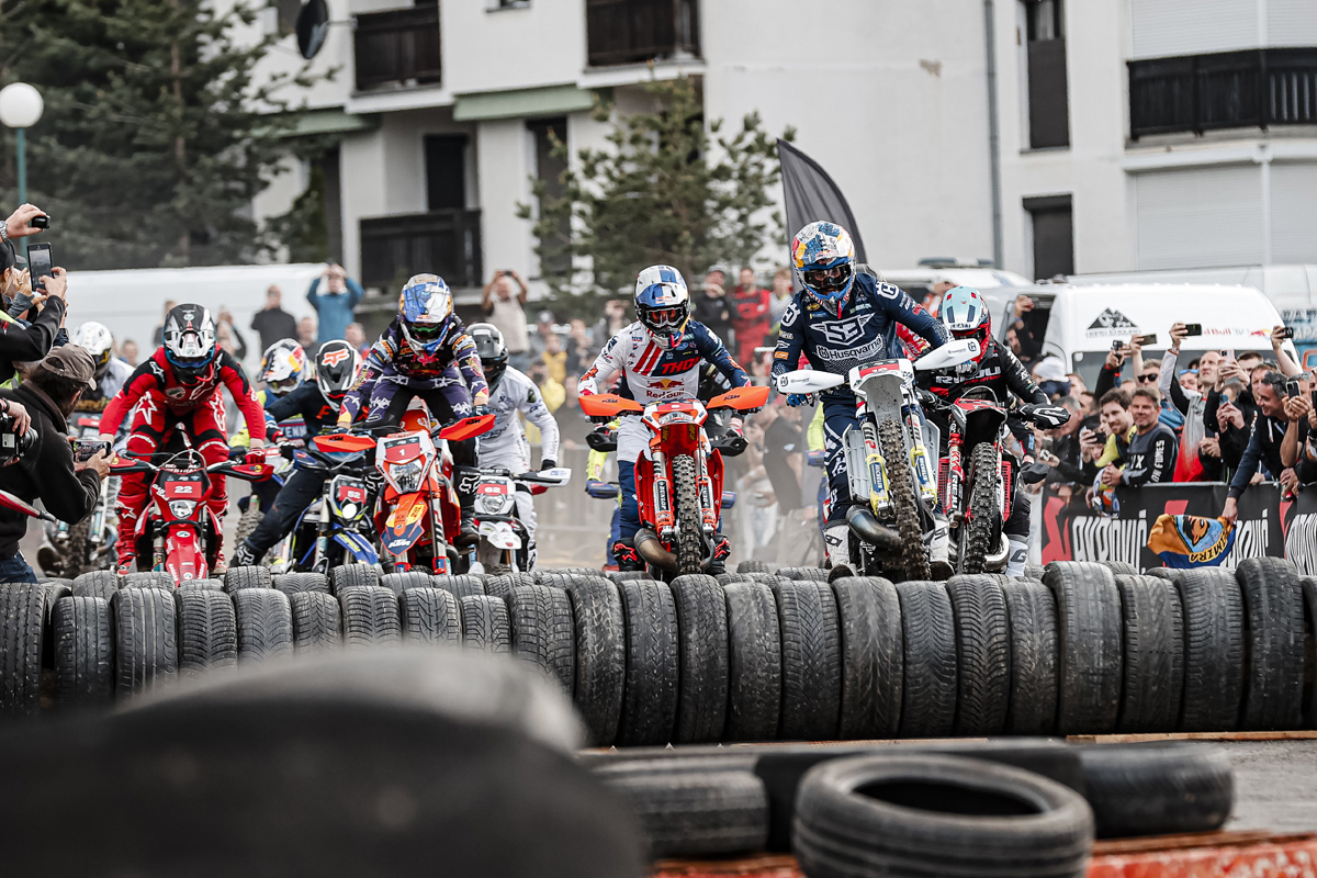 CM Hard Enduro, Xross, Sérvia: Billy Bolt domina primeiro dia