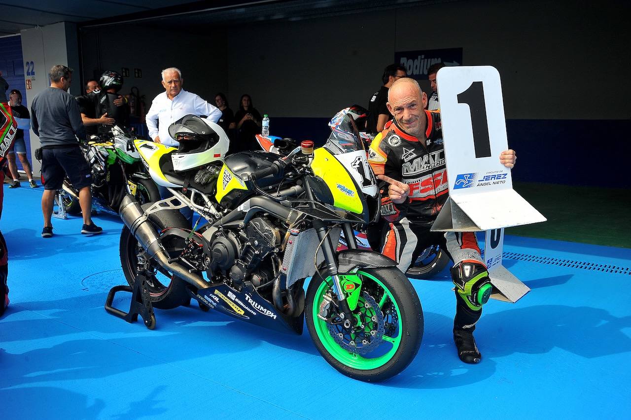 Fred Bottoglieri em Triumph Street Triple 765 arrasa no Circuito de Jerez com duas vitórias à Geral na Ronda 2 do Troféu Naked Bikes