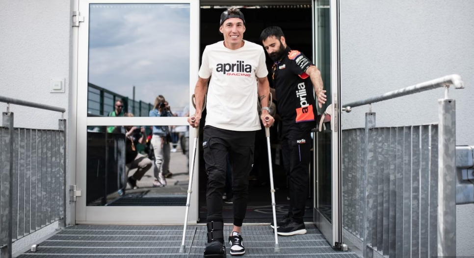 MotoGP, Aleix Espargaró: “Tenho 2 fracturas, um edema e uma lesão nos ligamentos”