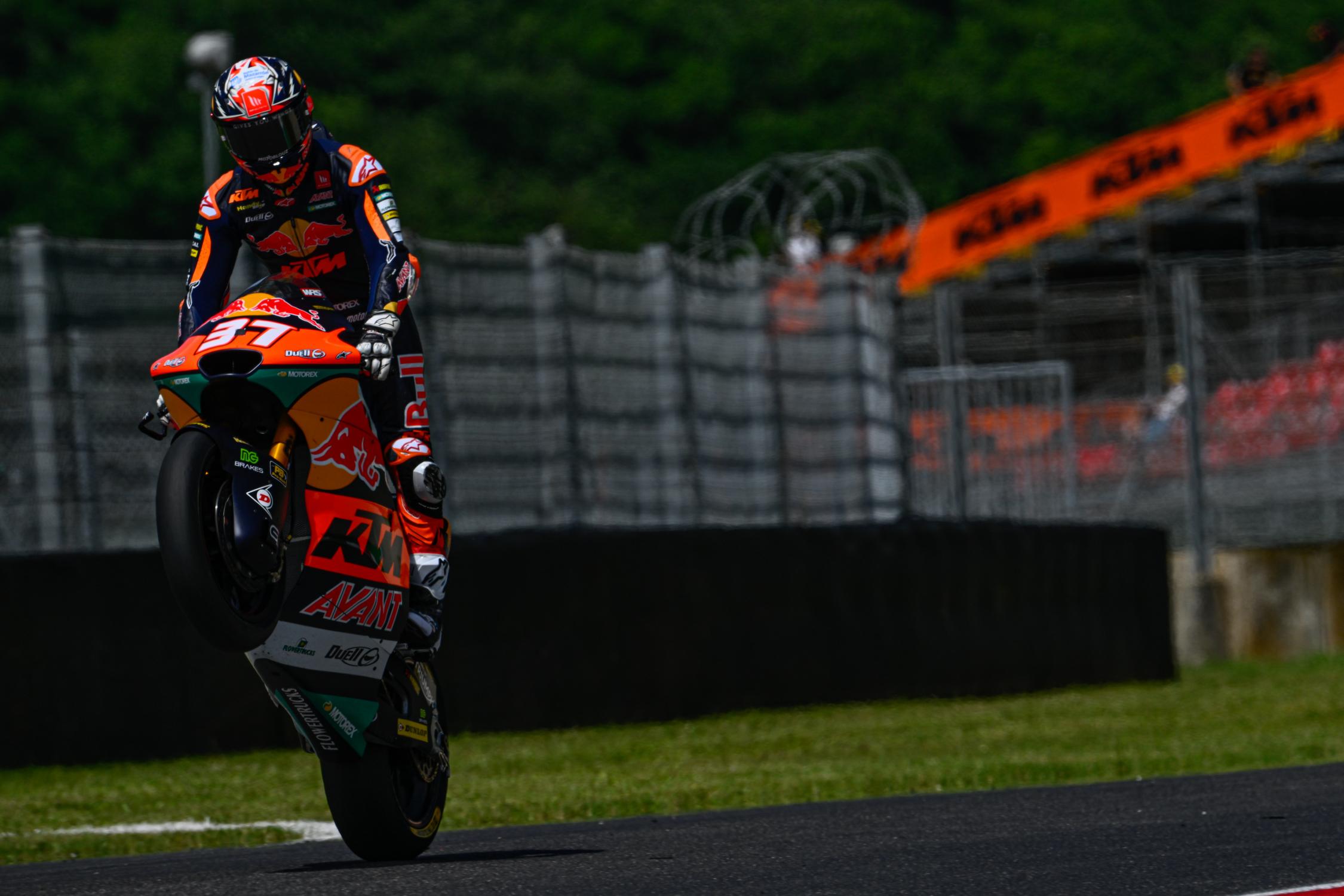 Moto2, Itália, Corrida: Pedro Acosta domina e reduz desvantagem para Arbolino