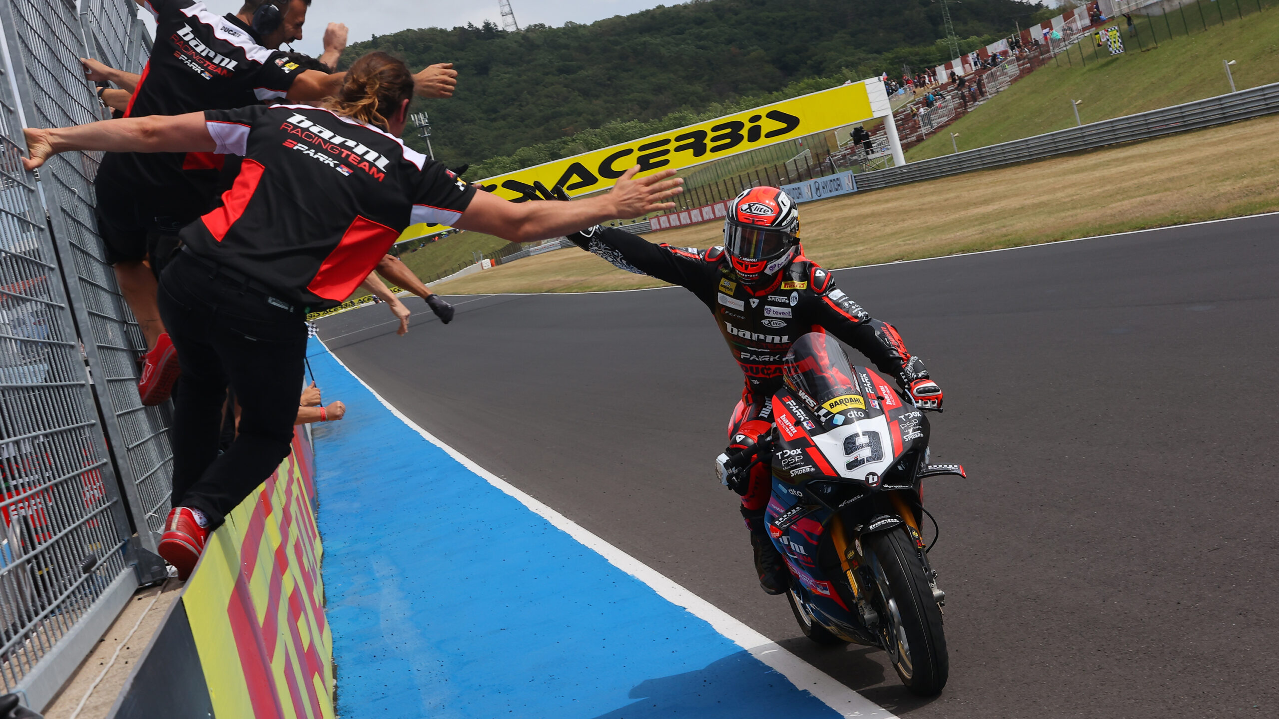 WSBK, Most, Corrida 1: Rea encerra sequência de 252 dias sem vencer