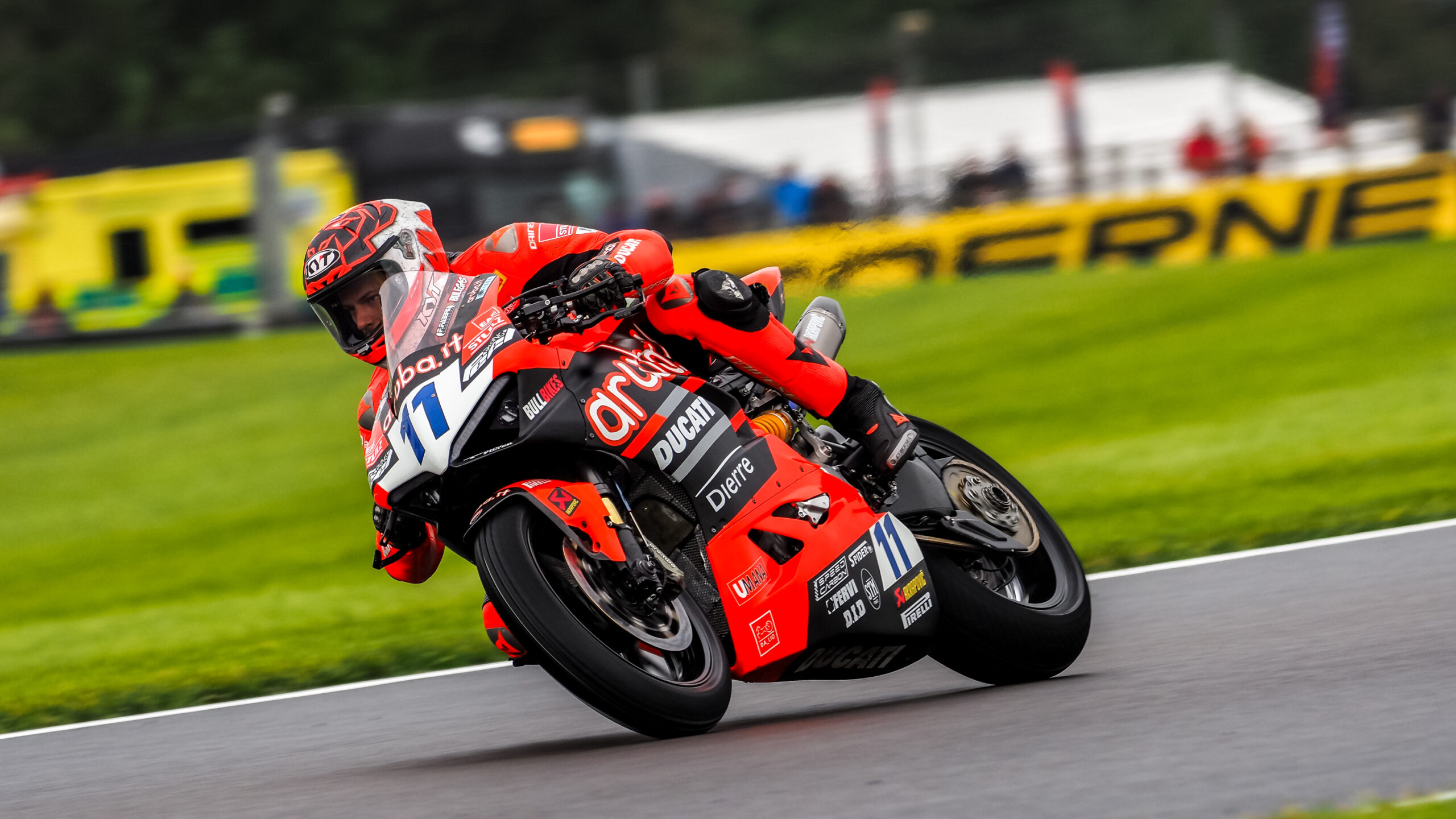 WSSP, Donington: Bulega volta a vencer e distancia-se no campeonato