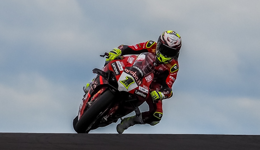 WSBK, Donington: Vitória histórica de Bautista por terras inglesas