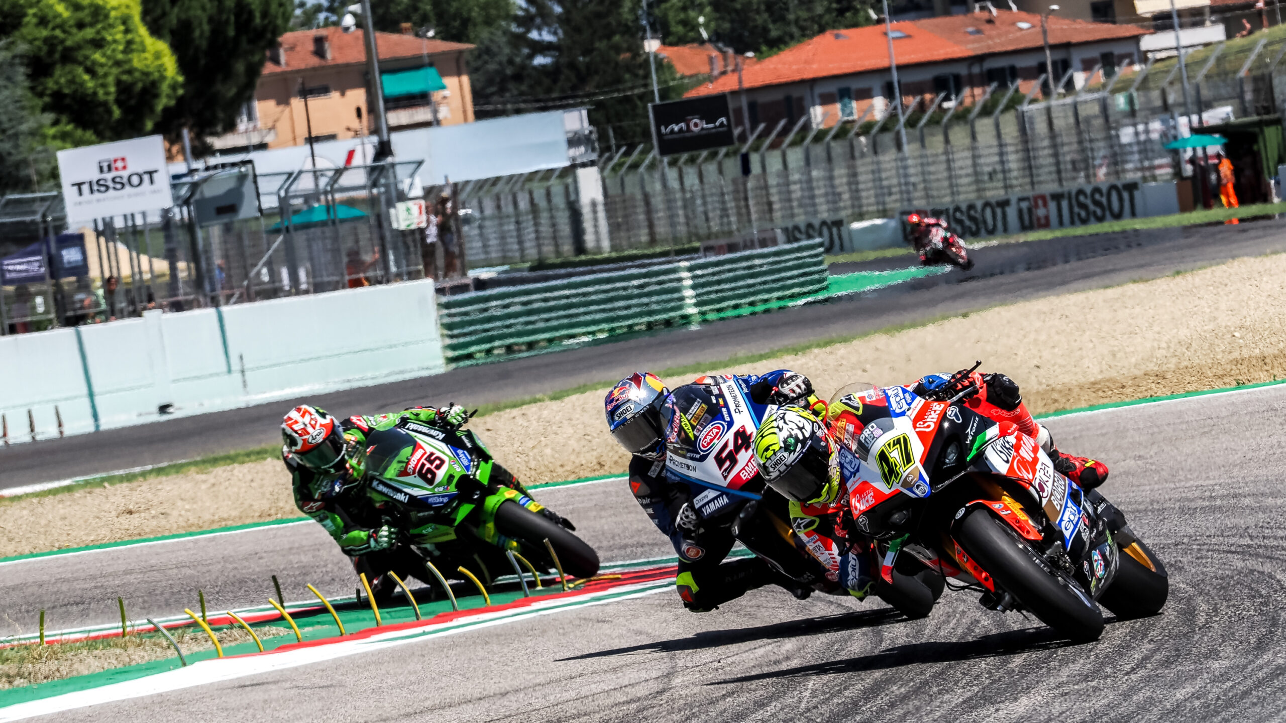 WSBK, Imola, Corrida 2: Razgatlioglu vence Bassani, Bautista cai e abandona