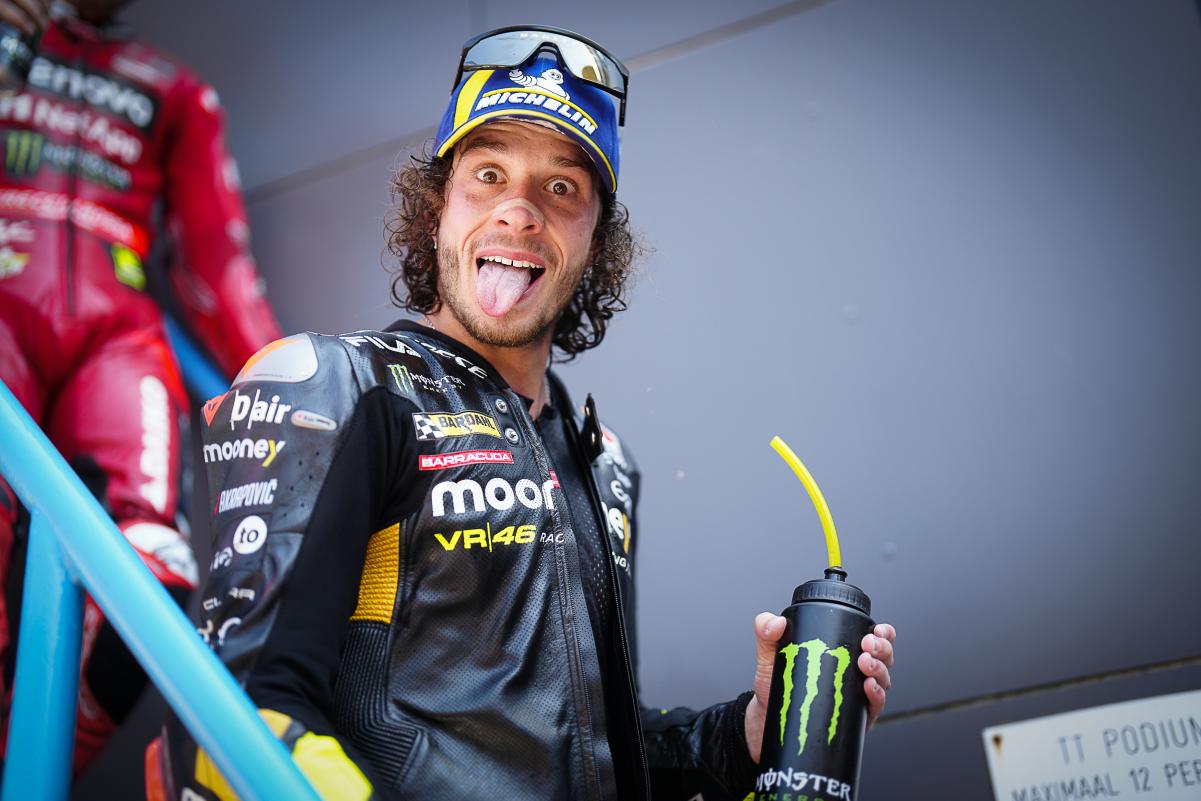 MotoGP: Marco Bezzecchi já tem carta de moto!