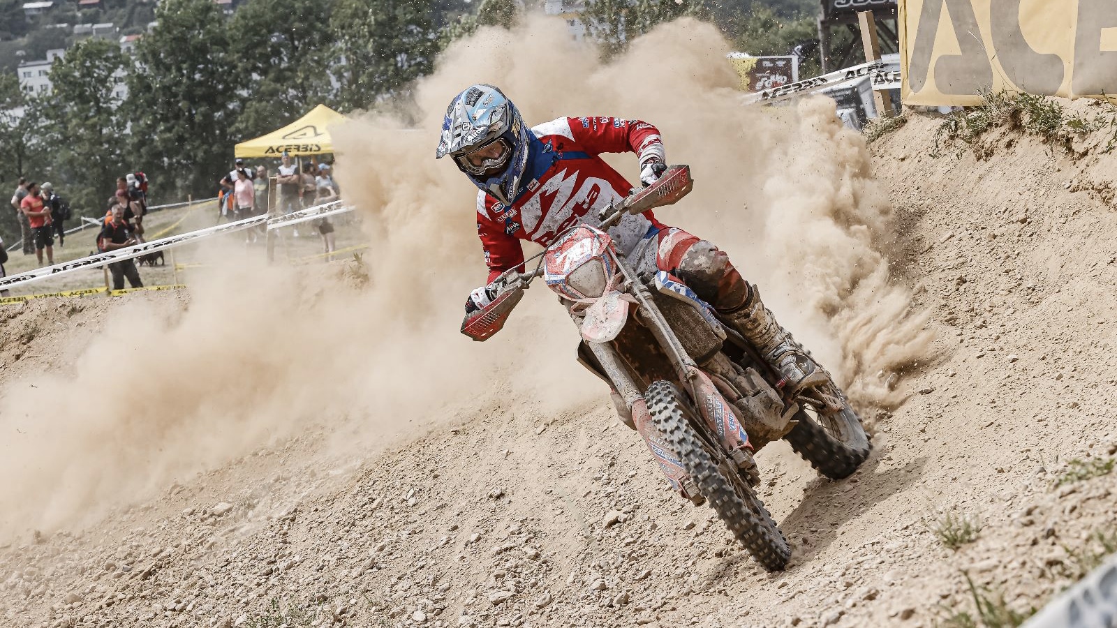 EnduroGP, Eslováquia: Steve Holcombe relança luta pelo título mundial absoluto