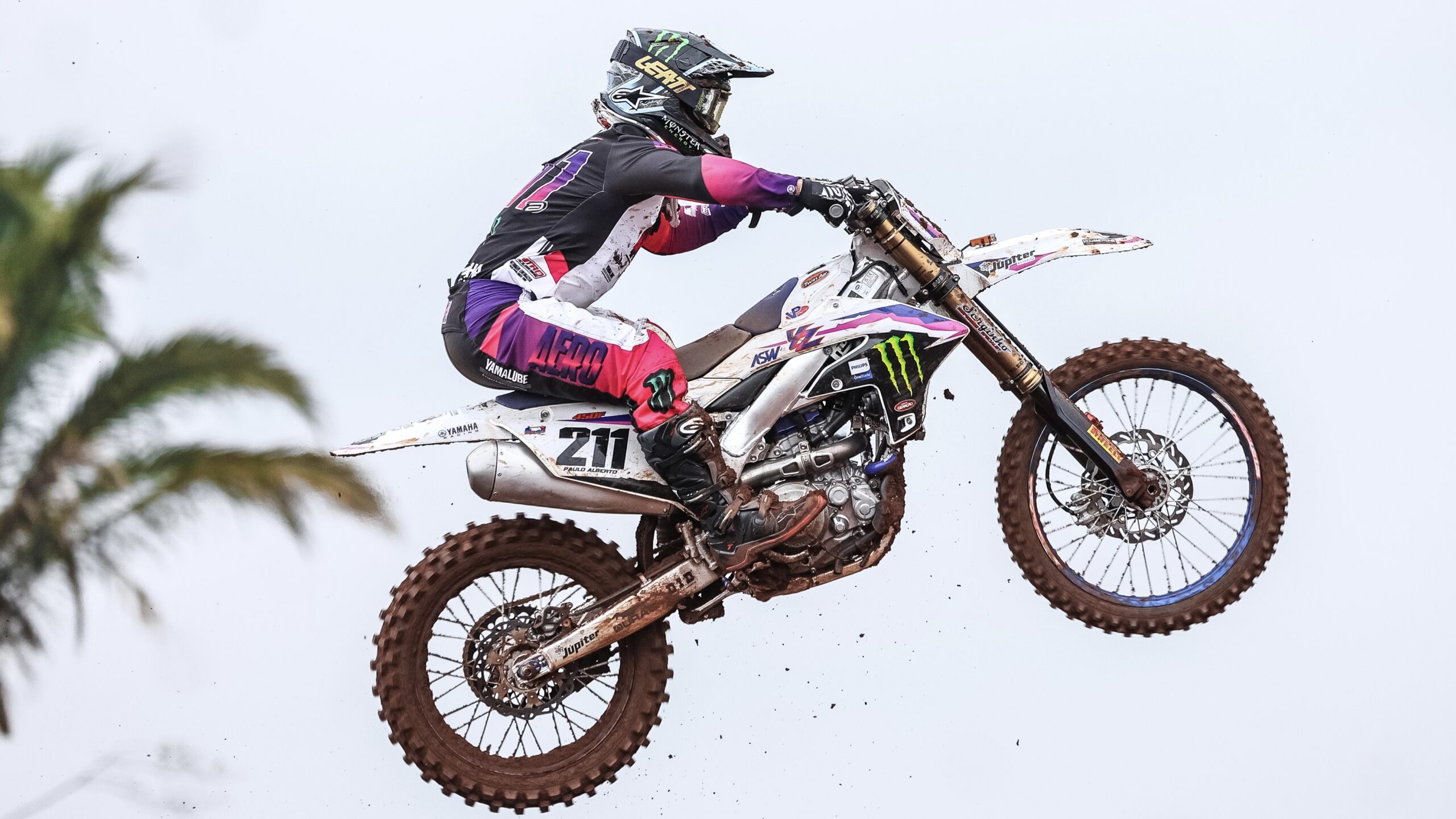 Motocross Brasil, C.Grande, MX1: Alberto em 2.º, Basaúla azarado