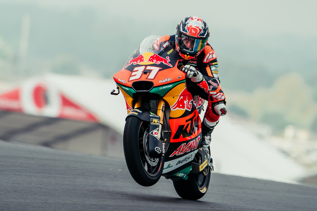MotoGP, Grã-Bretanha, T1: Bezzecchi dominante com Bagnaia fora do top 10