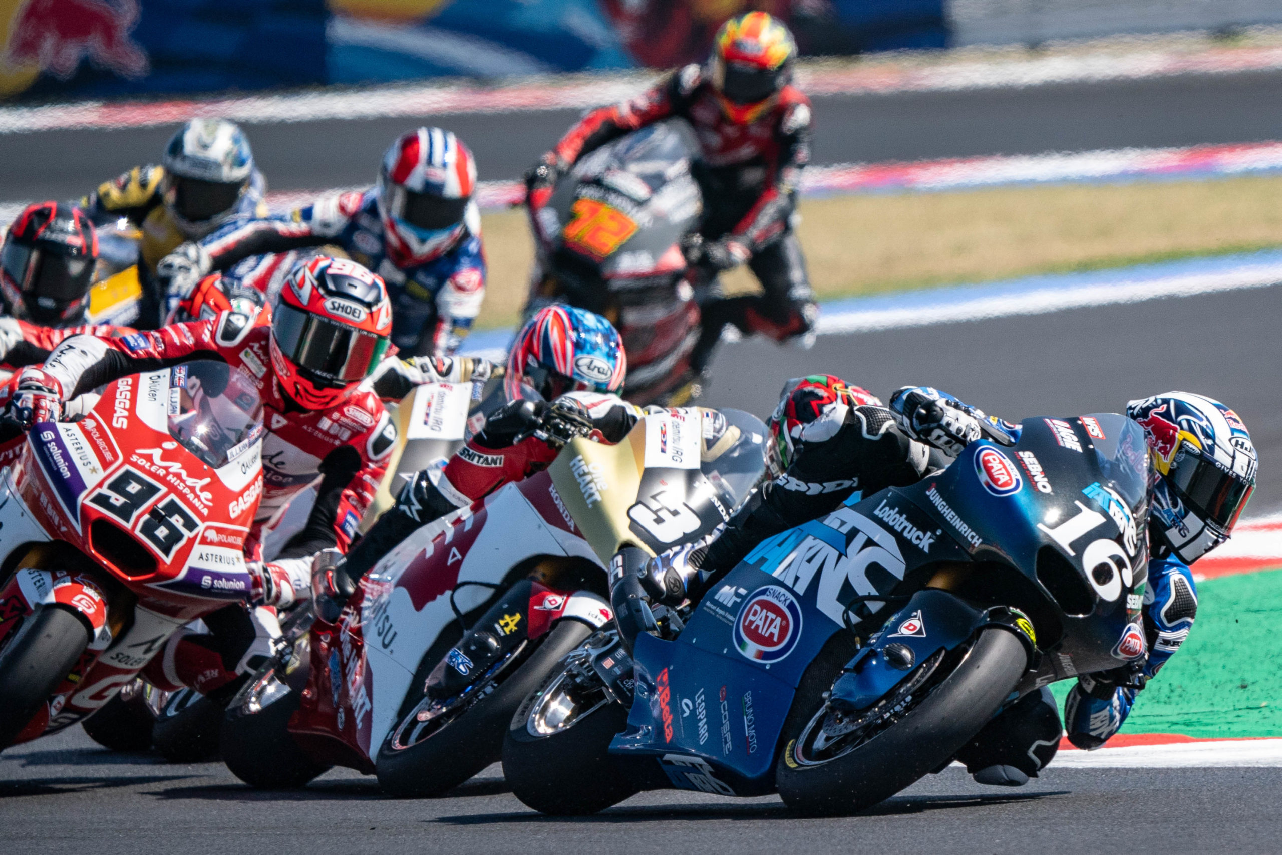 Moto2, San Marino: Uma corrida de luzes e sombras para Foggia e Roberts