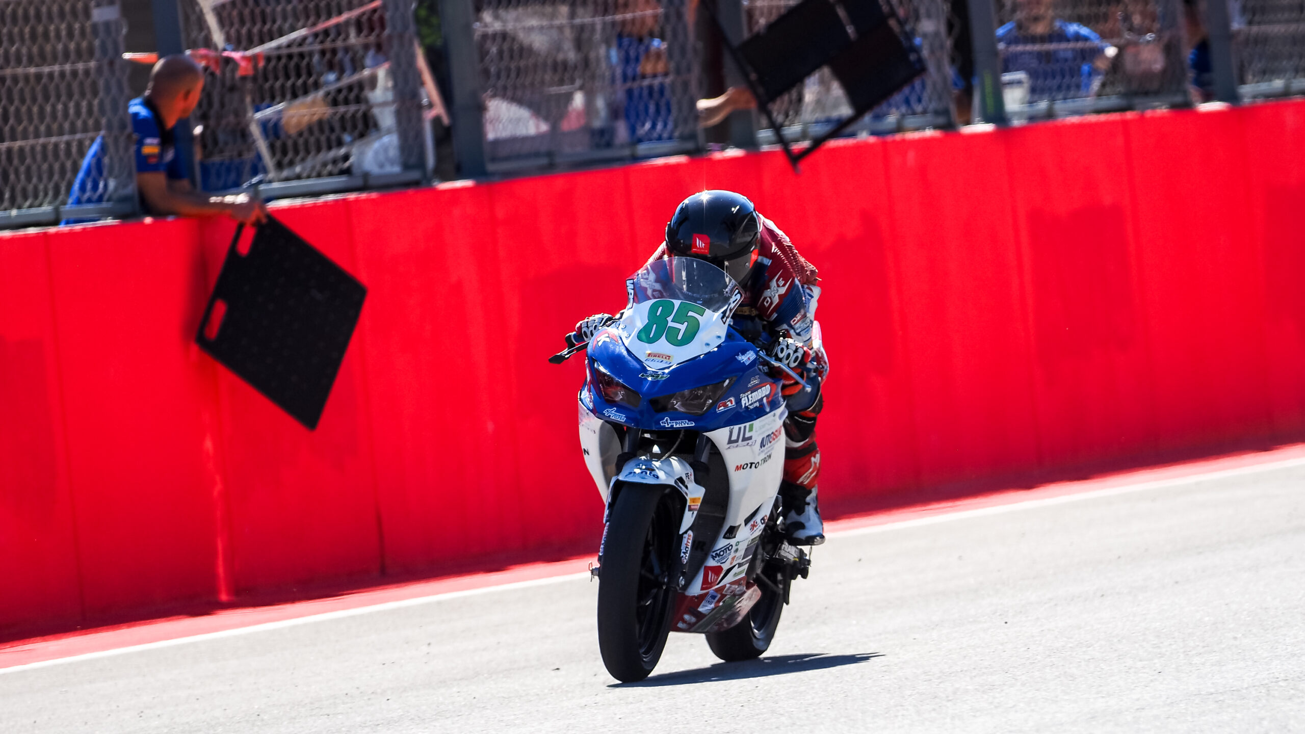 WSSP300, Portimão, FP1: Sabatucci o mais rápido, Tomás Alonso 24º