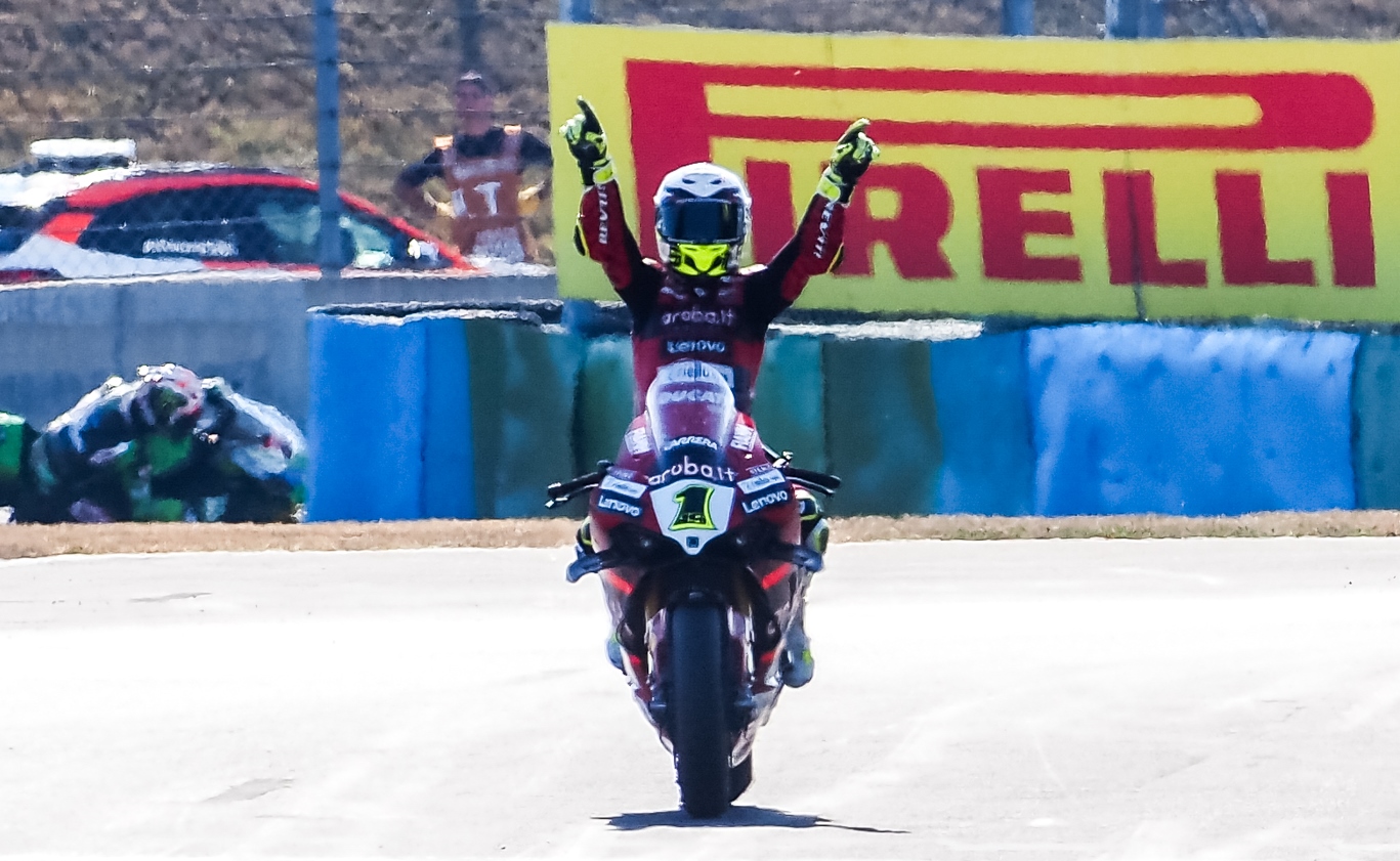 WSBK, França, Corrida 2: Bautista vence corrida de duas partes