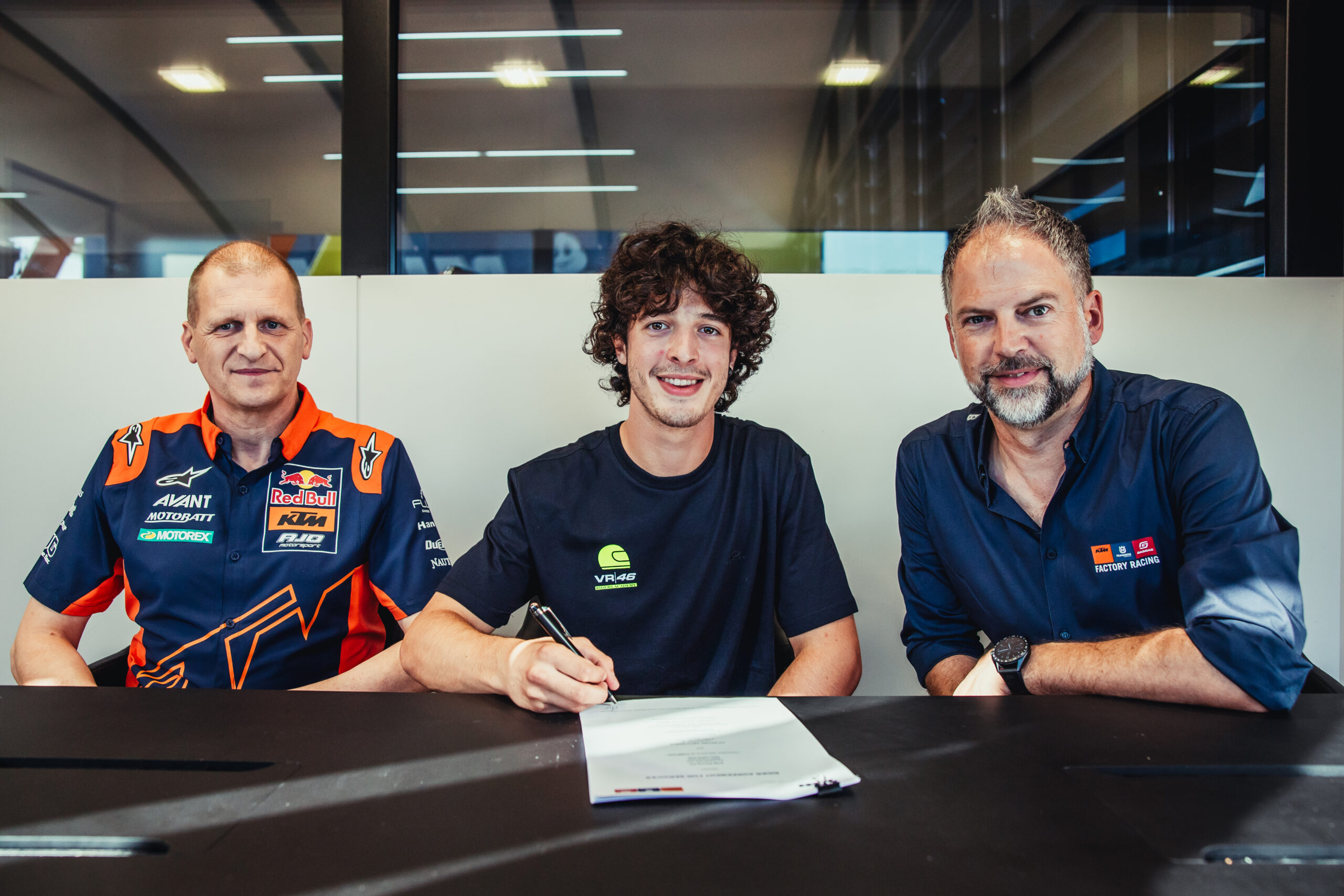 Moto2: Vietti e Oncu juntos na Red Bull KTM Ajo