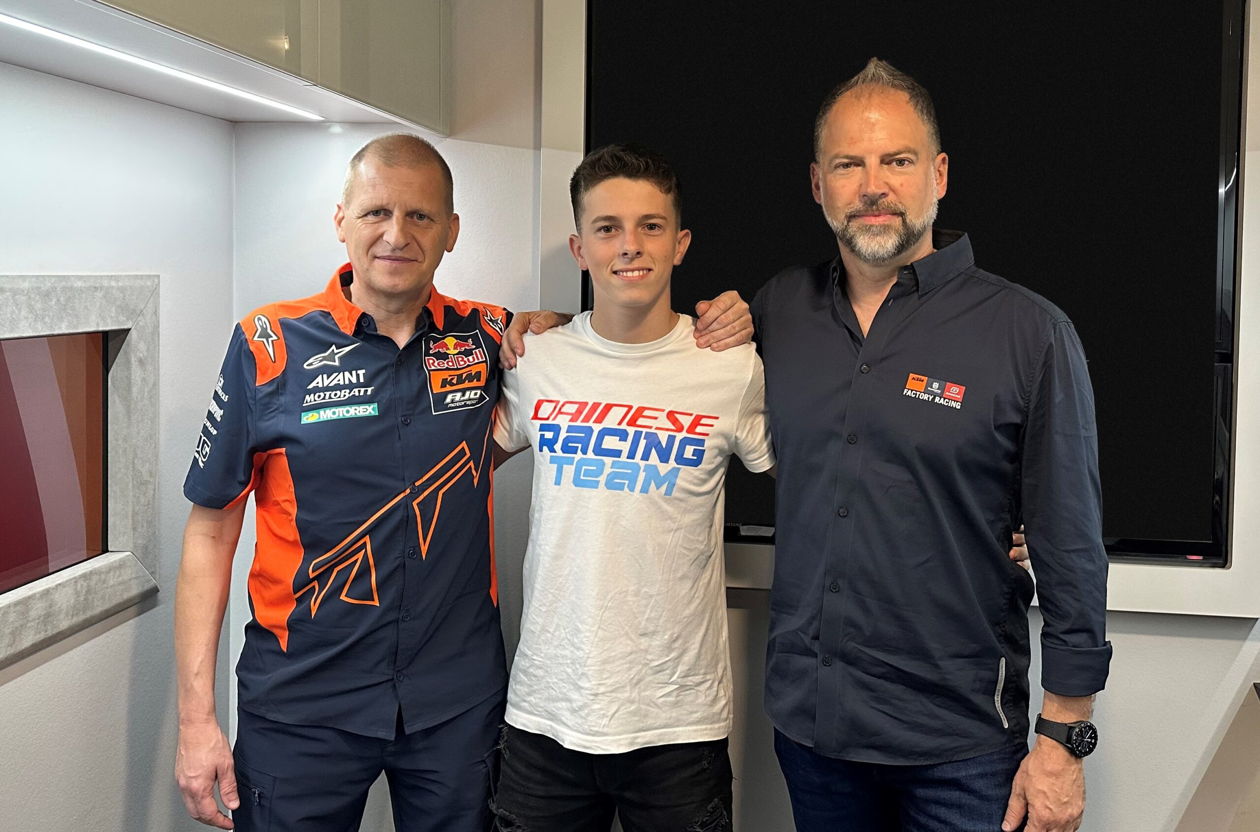 Moto3: Jose Rueda e Xabi Zurutuza com Aki Ajo em 2024