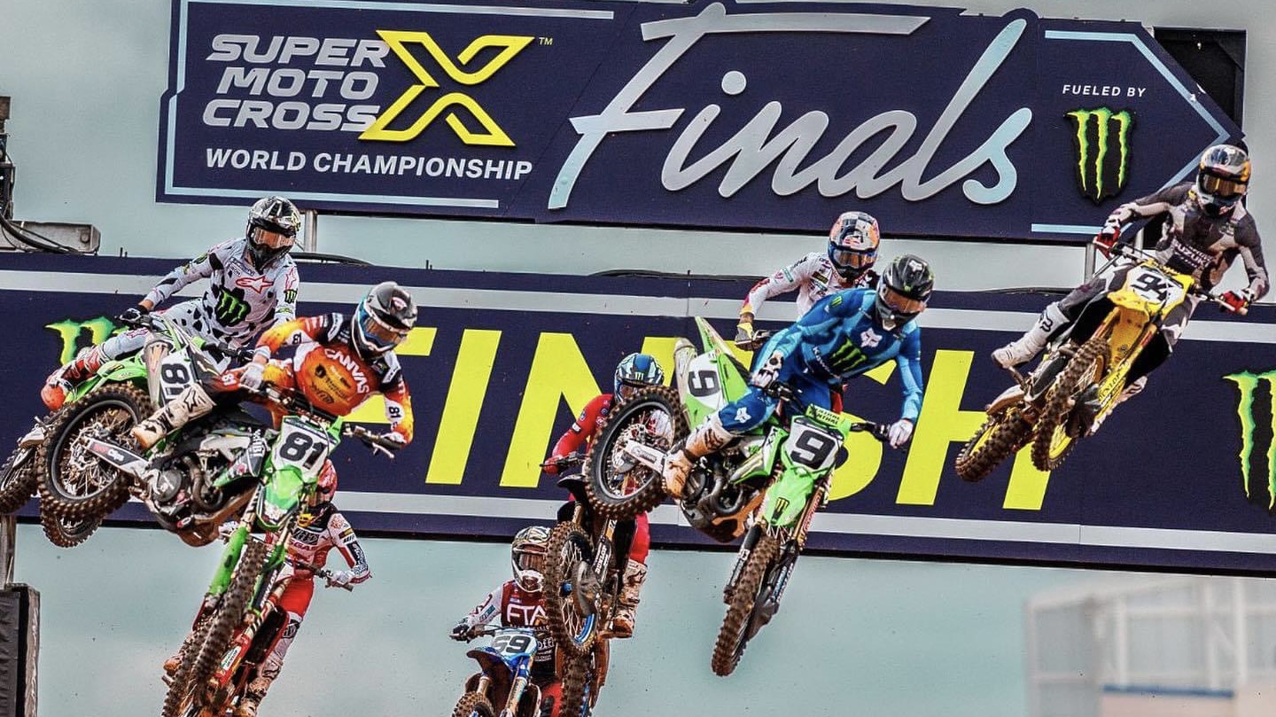 Vídeo SMX, Charlotte: O resumo da primeira prova de SuperMotocross de sempre!