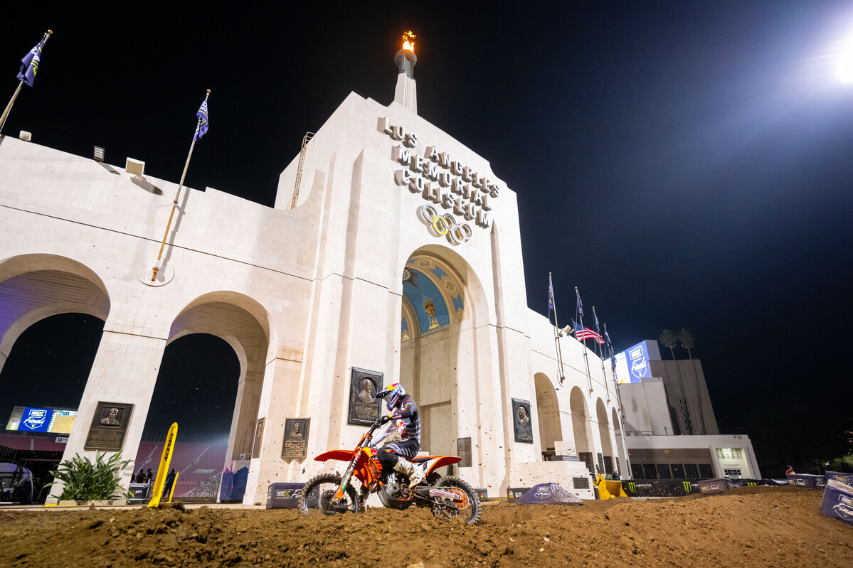 Vídeo SuperMotocross: O resumo alargado da Final em Los Angeles