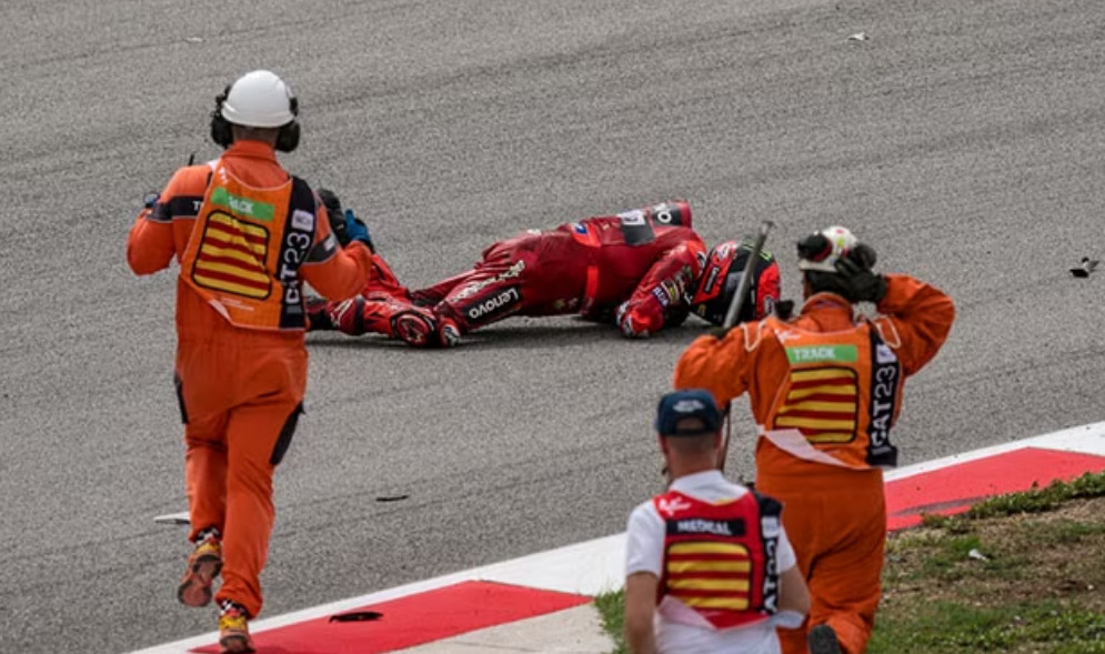 MotoGP, Catalunha, Corrida: Dobradinha Aprilia em Montmeló, Oliveira 5º