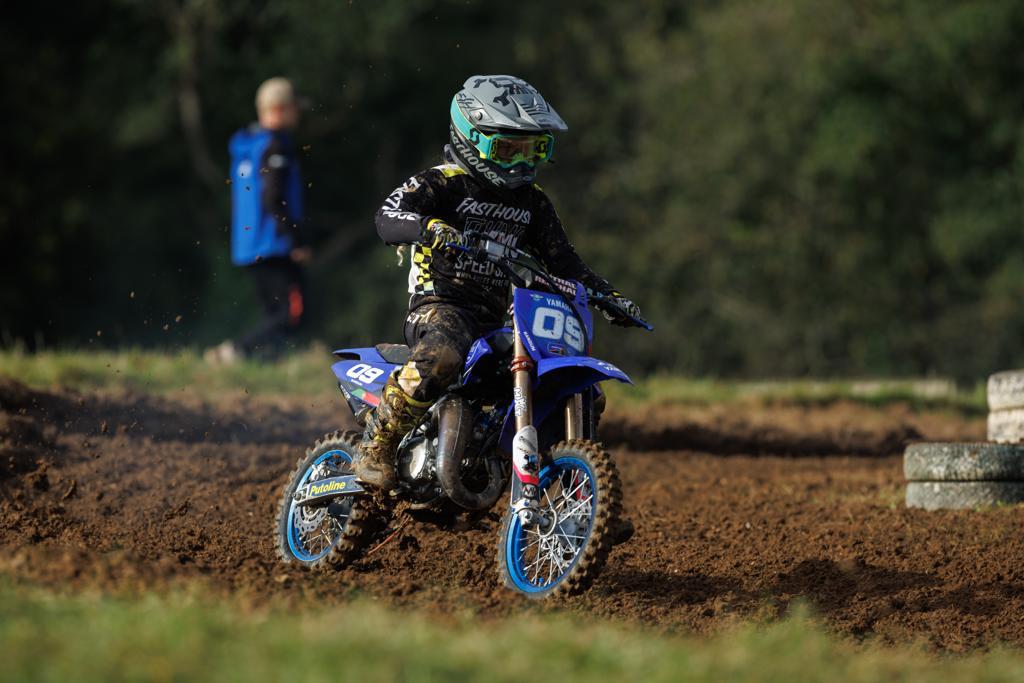 Motocross: A aventura de Maria Inês Gandum na Taça Europeia YZ bLU cRU em França