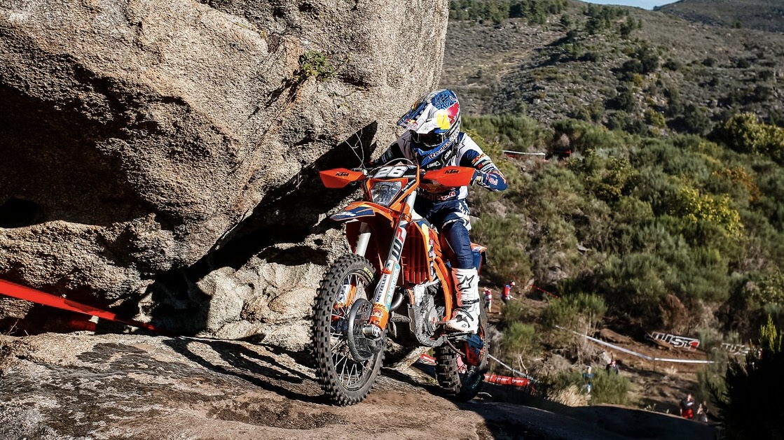 EnduroGP, Valpaços, 2.º dia: Menos de 2 segundos entre Garcia e Holcombe!