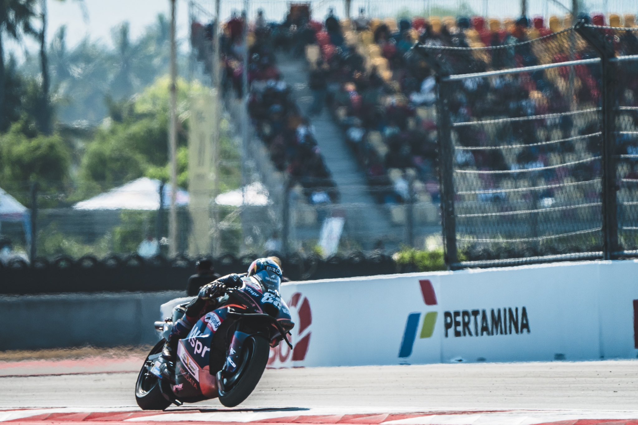 MotoGP, Corrida de Miguel Oliveira estragada por toque de Brad Binder