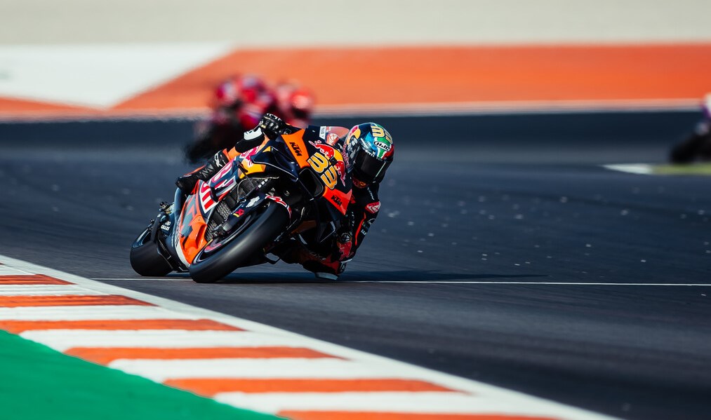 MotoGP, Brad Binder (2º.): “Consegui a volta rápida com o pneu macio e depois cai”