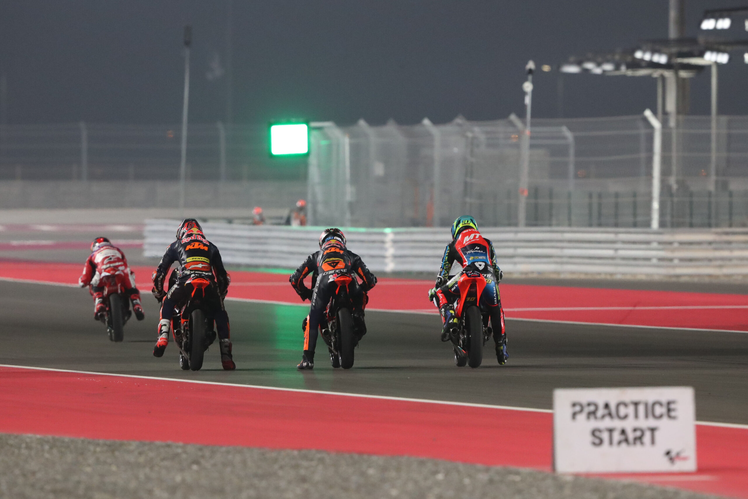 MotoGP: Pirelli é o novo fornecedor oficial da Moto2 e Moto3