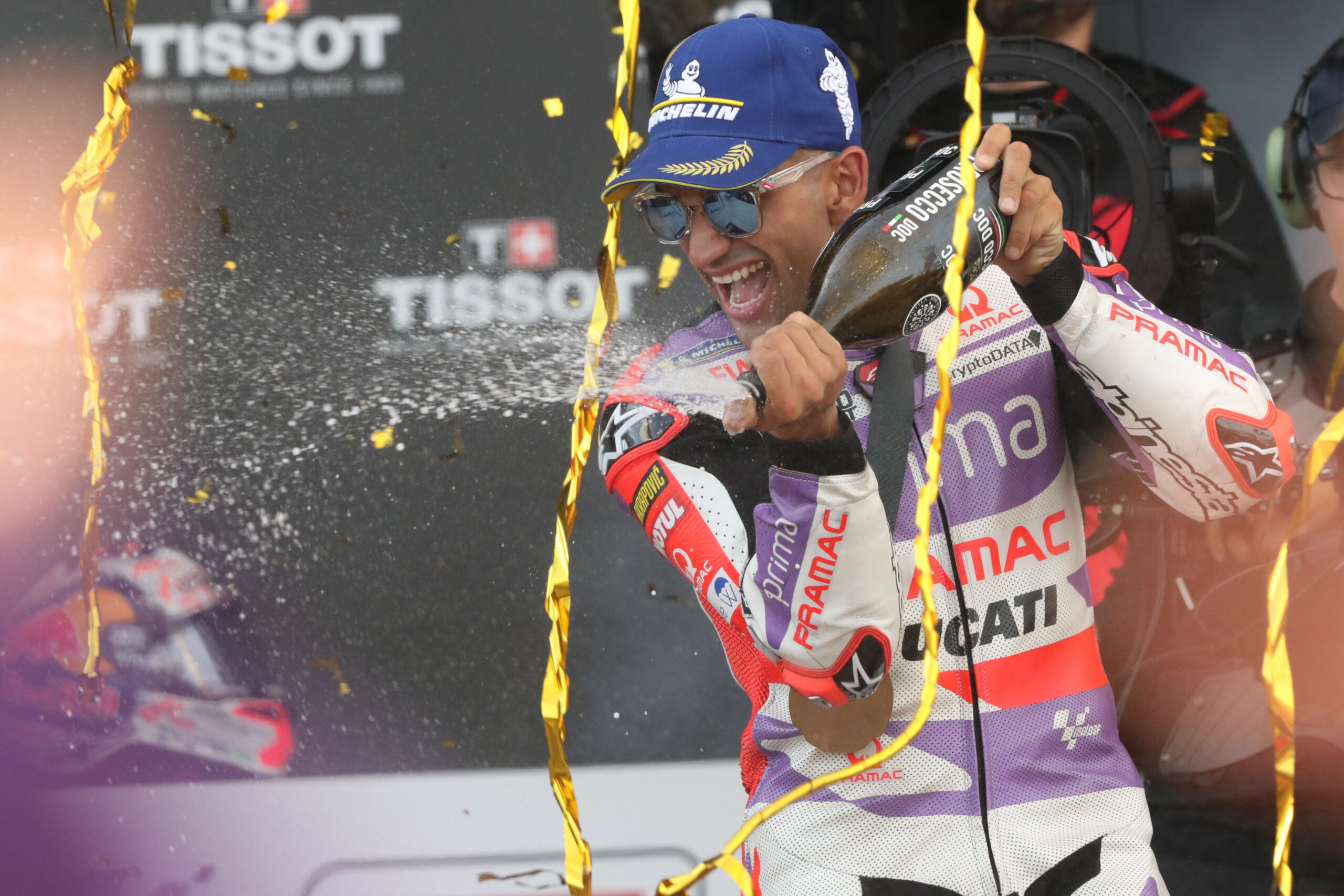 MotoGP: 85 mil fãs em Valência a assistir ao grande duelo final