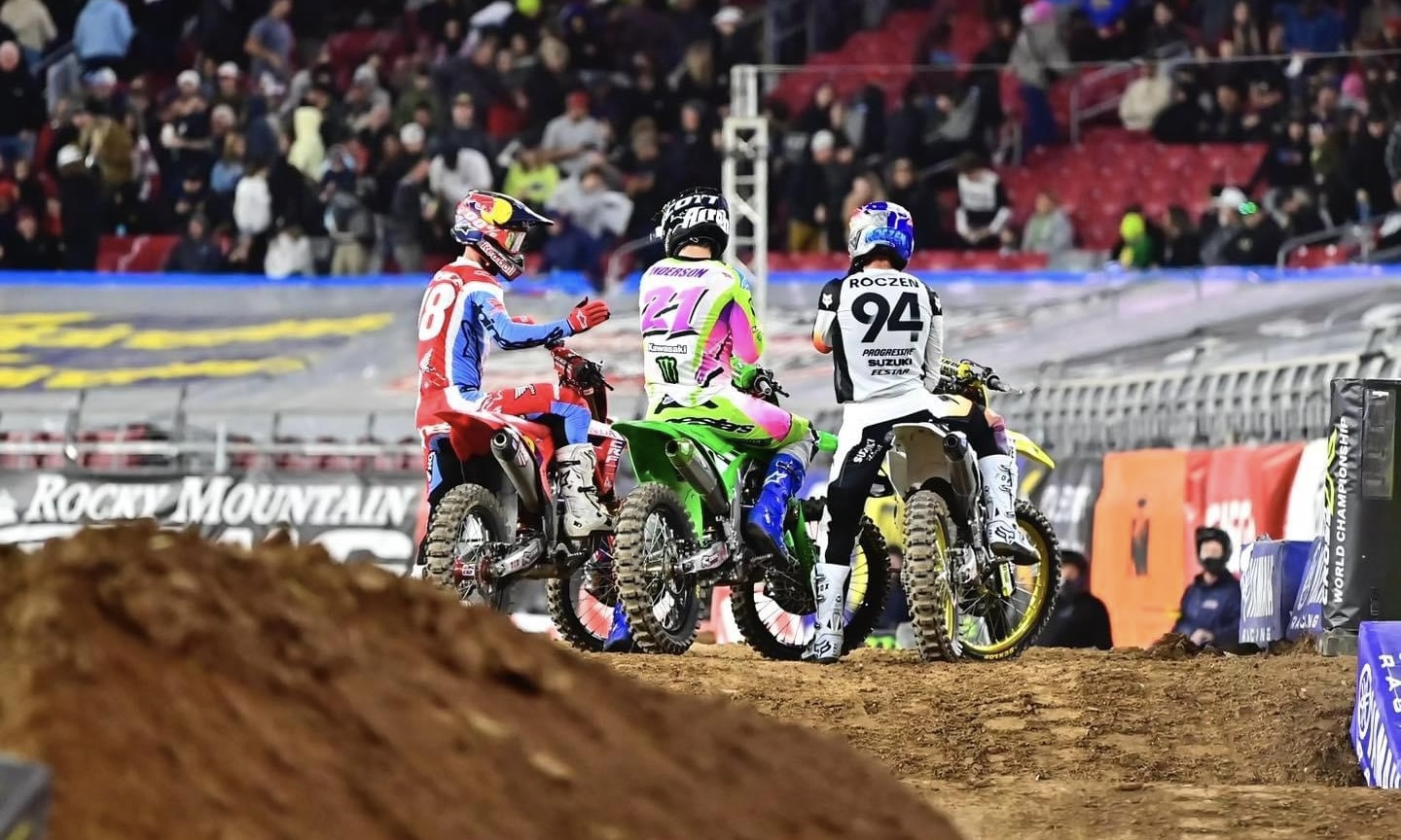 Vídeo AMA Supercross: O resumo de Glendale