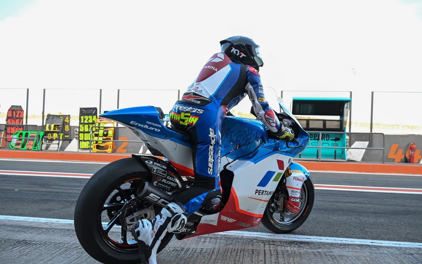 MotoGP, Alteração no formato dos fins de semana de Moto2 e Moto3