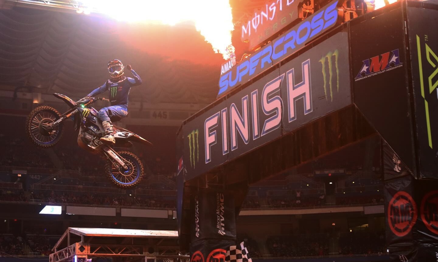 Vídeo AMA Supercross: O resumo de Saint Louis