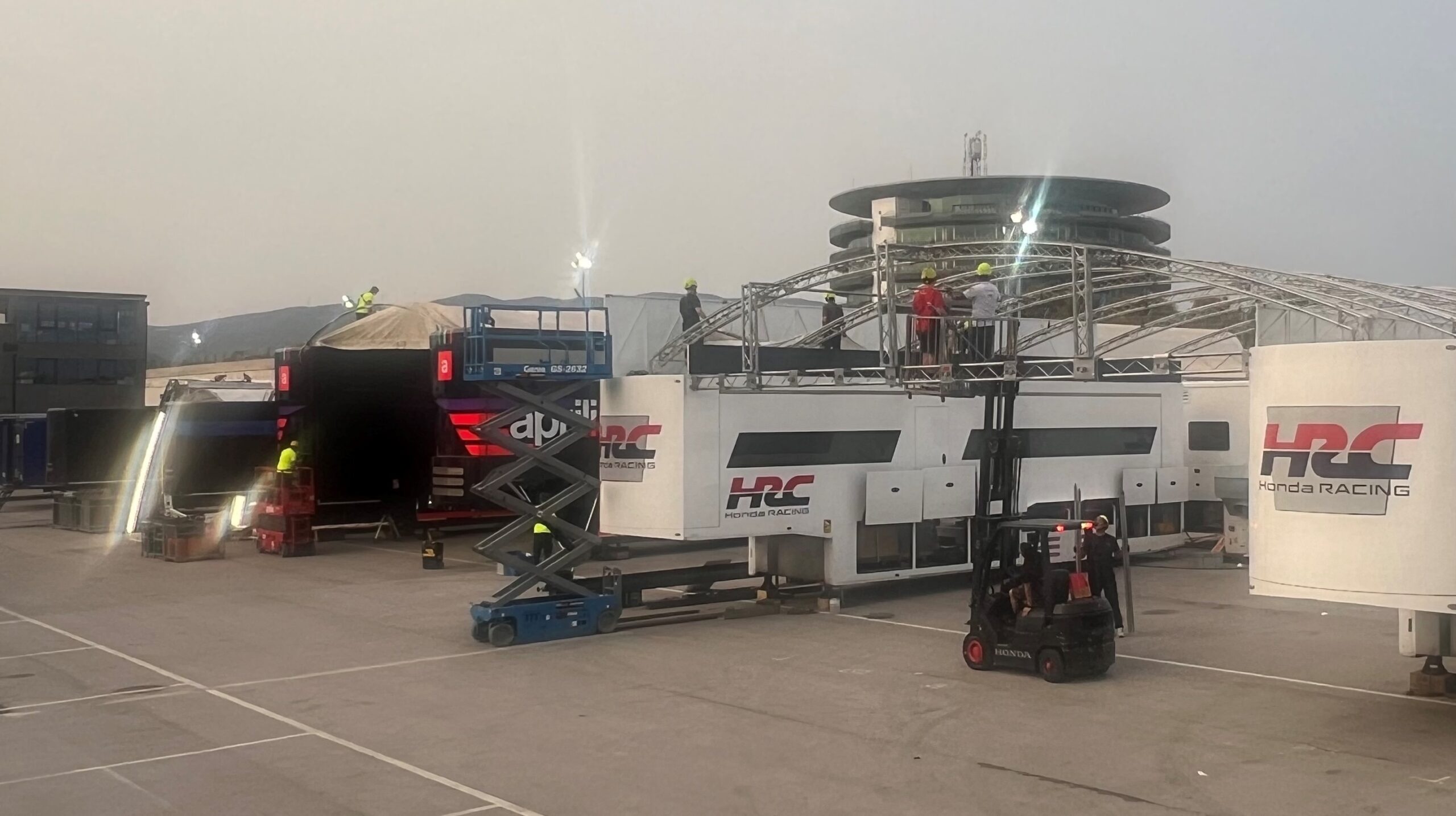 MotoGP, Portugal: Paddock mundialista vai tomando forma