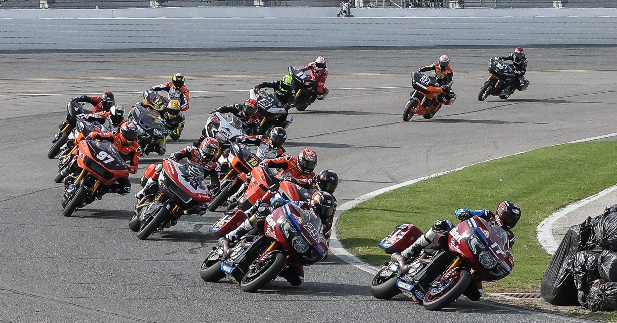 MotoAmérica: Duplo triunfo de Wyman no King Of The Baggers