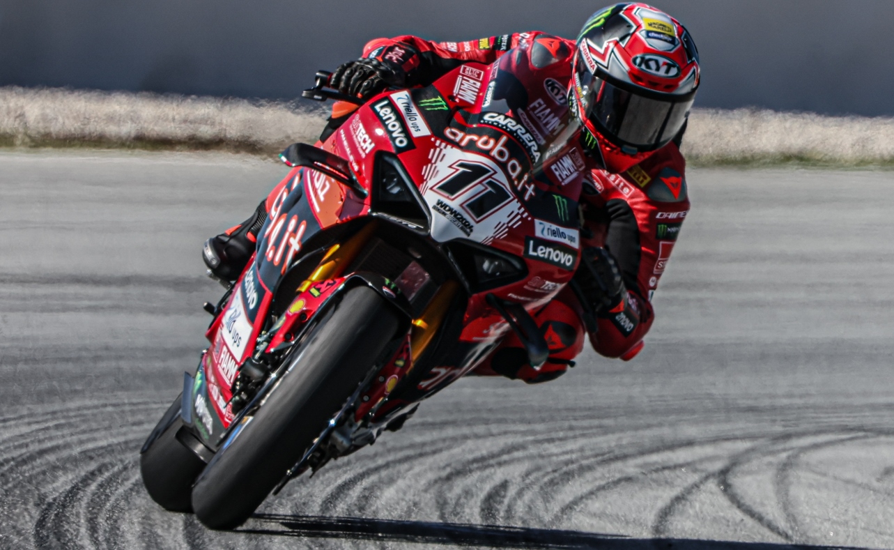 WSBK, Teste Barcelona: Bulega fecha o primeiro dia na frente