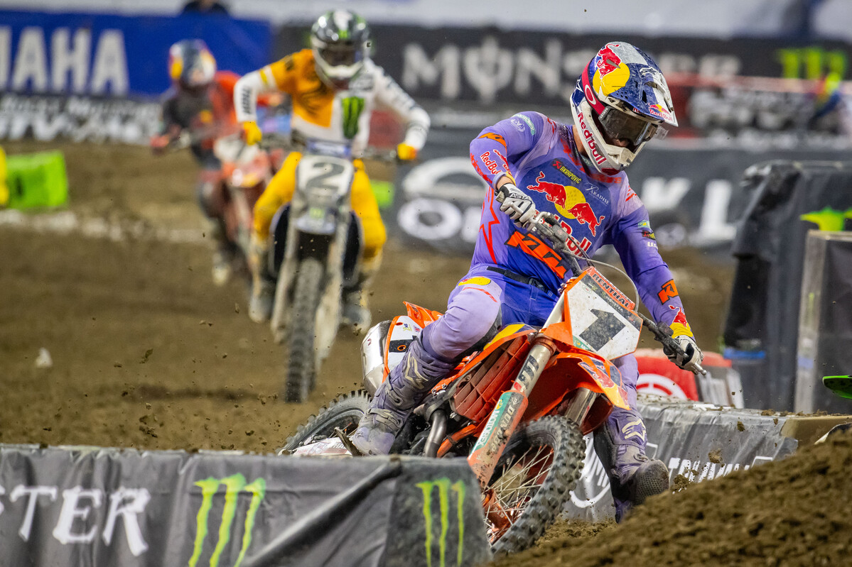 Vídeo AMA Supercross: O resumo de Indianapolis