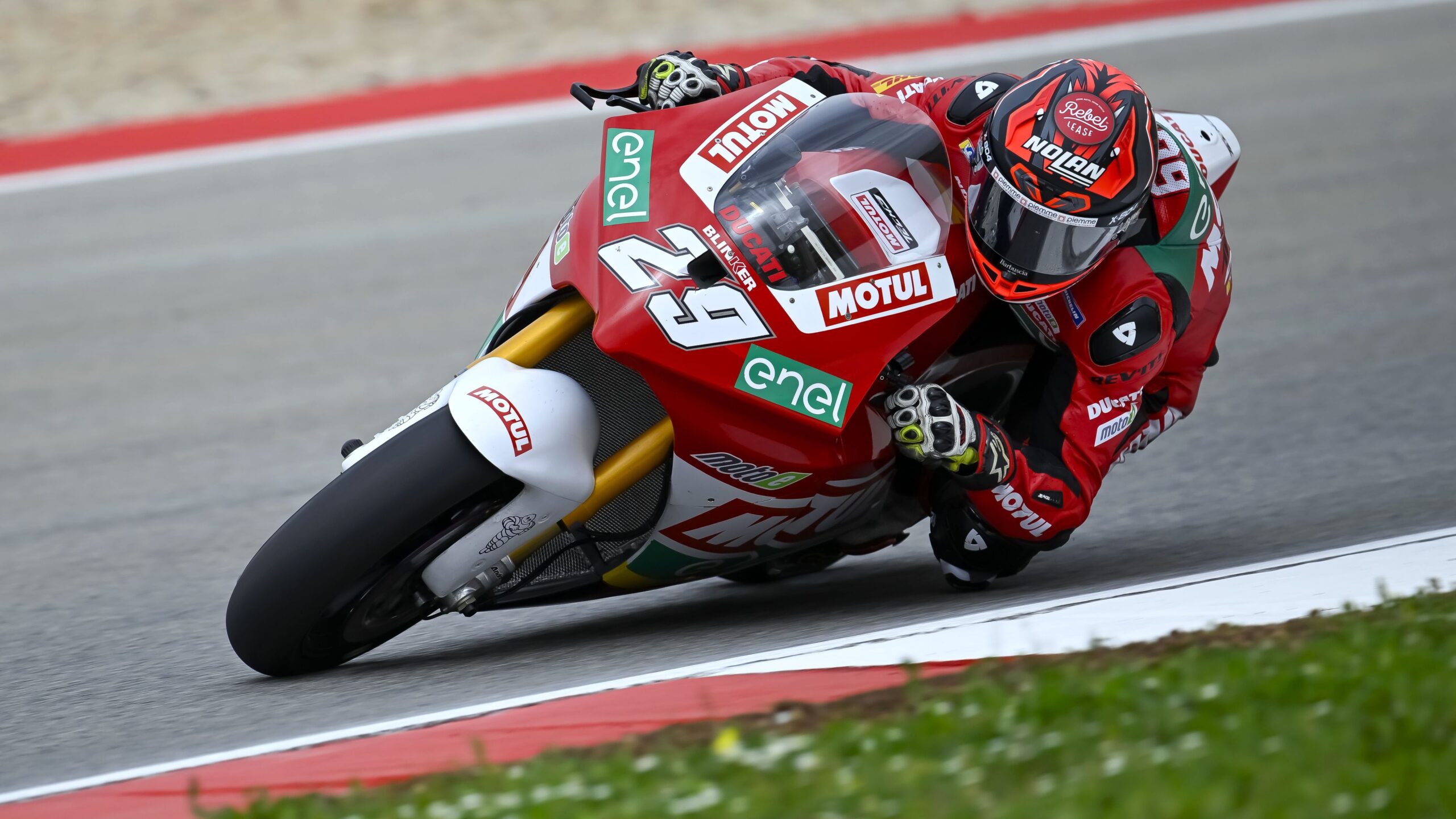 MotoE, Portugal, Corrida 1: Spinelli vence corrida de abertura com sete quedas