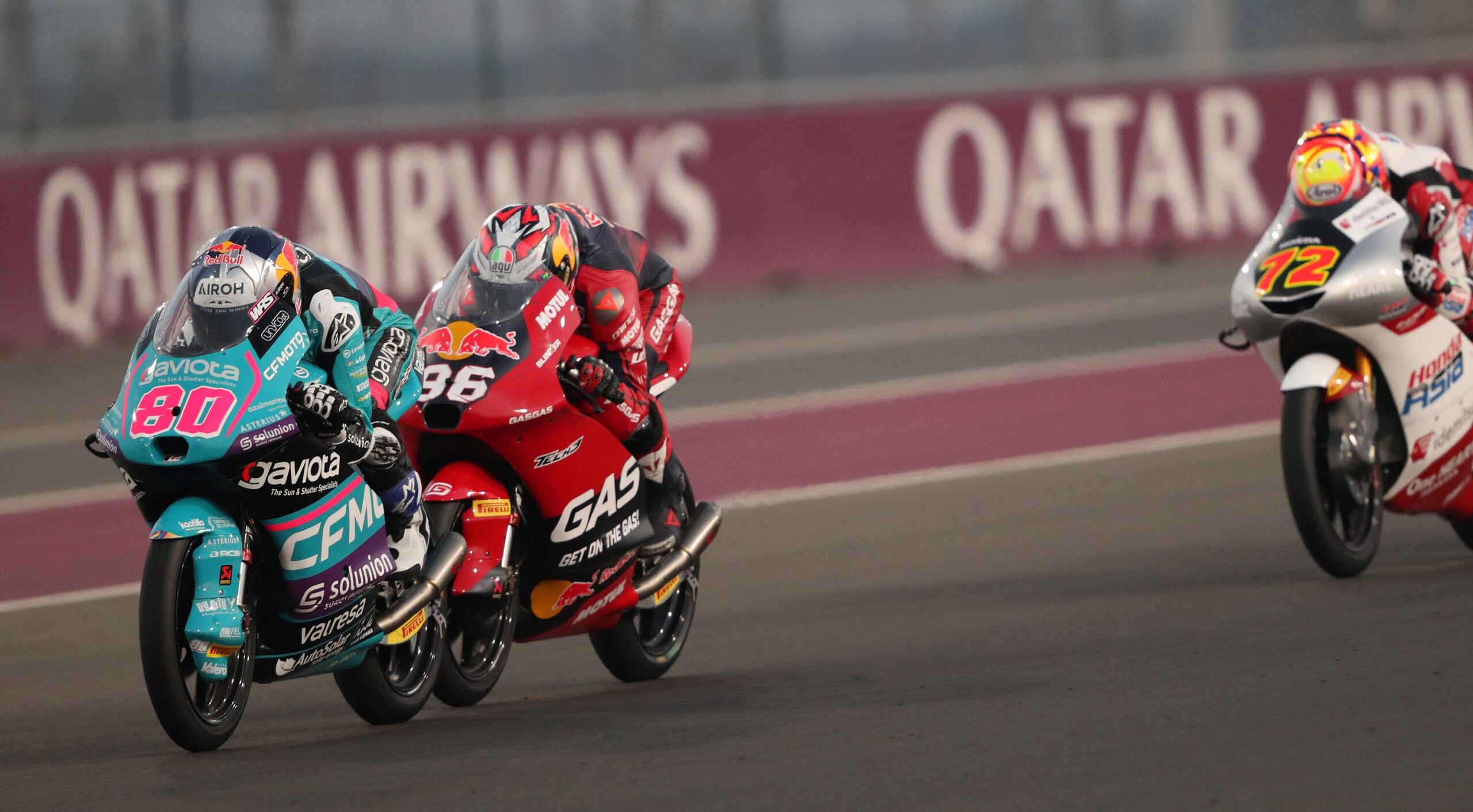 Moto3, Review Qatar: Alonso bate Holgado por 41 milésimos