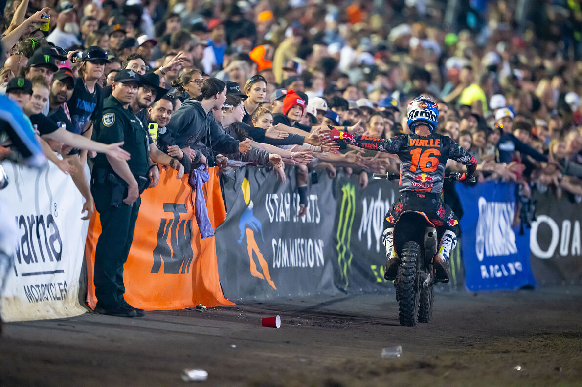 AMA Supercross East 250: Tom Vialle vence em Daytona e fica a 3 pontos do líder