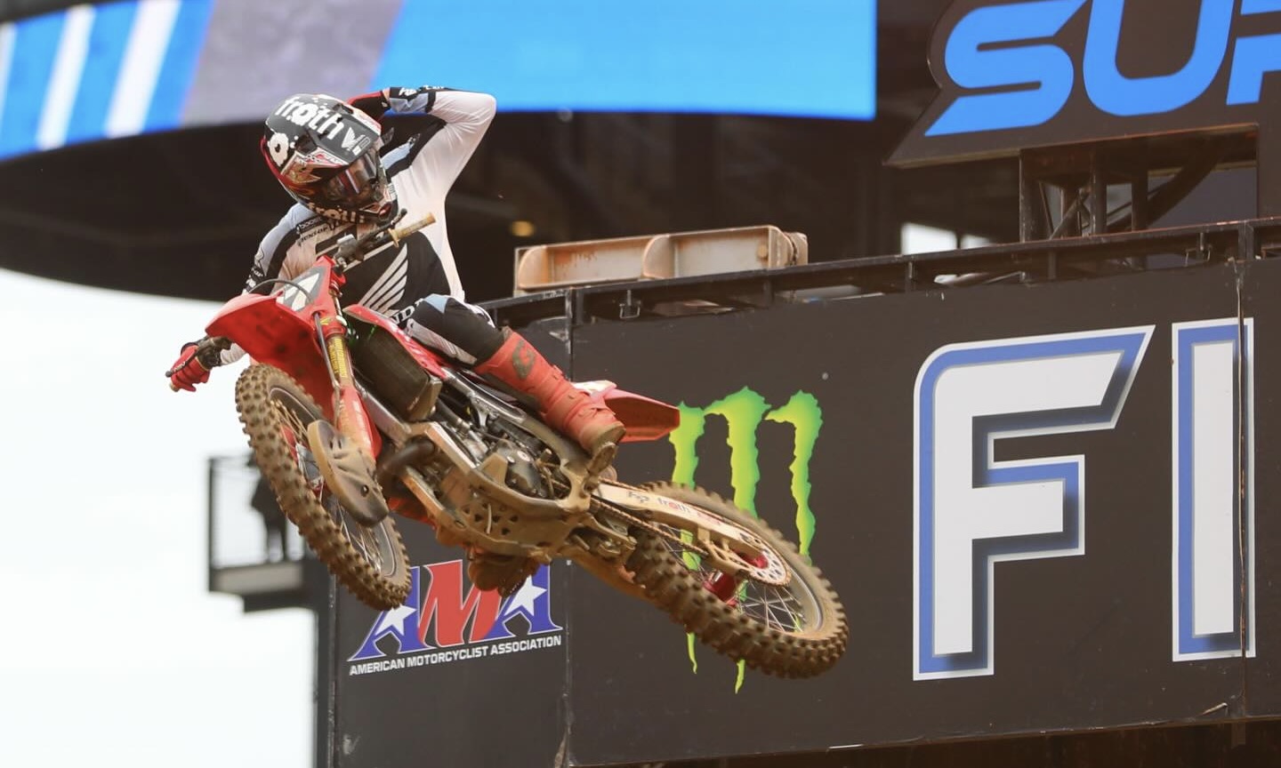 AMA Supercross 250, Philadelphia: Anstie surpreende, Vialle bate Deegan
