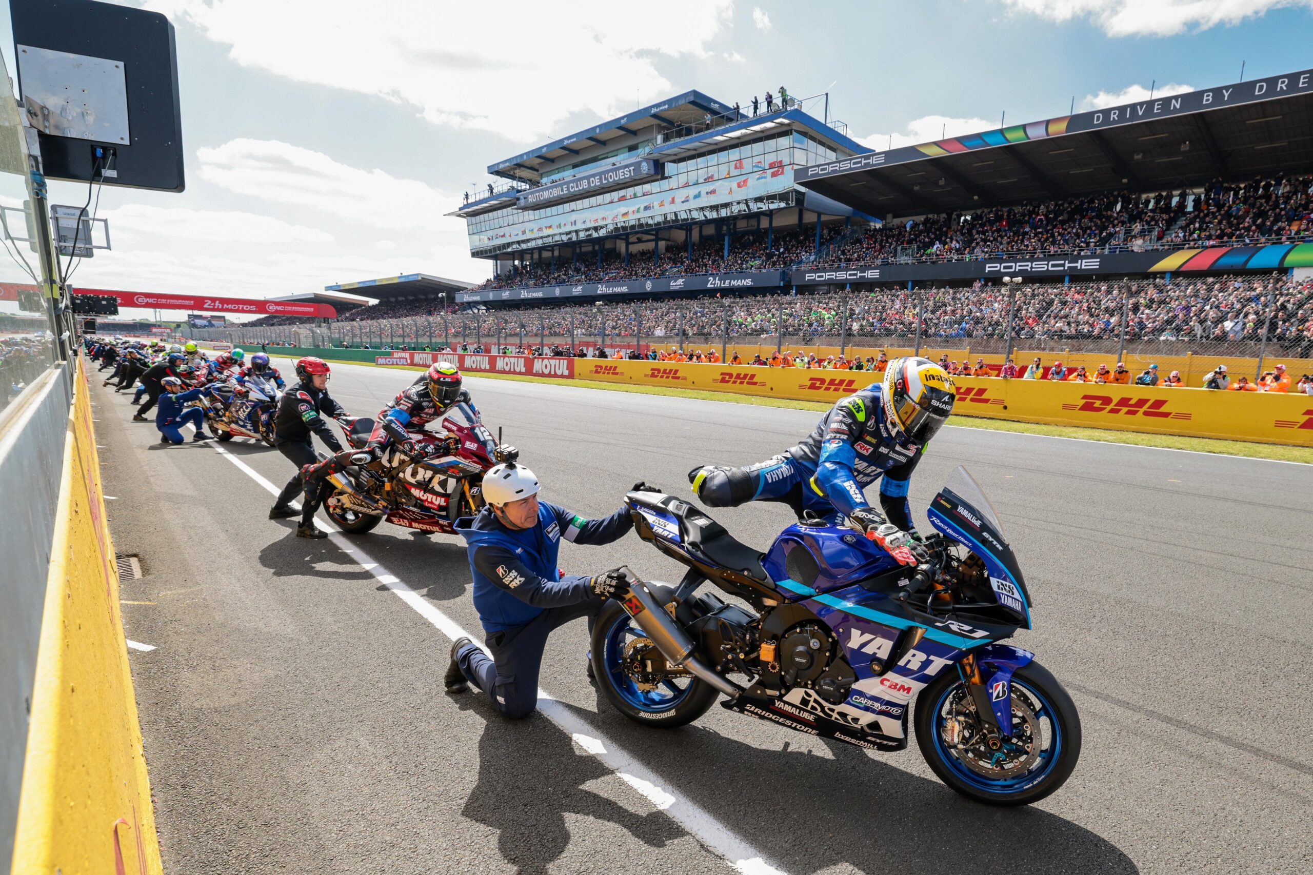 EWC, Le Mans, 2h: Suzuki na frente, revés para a Honda