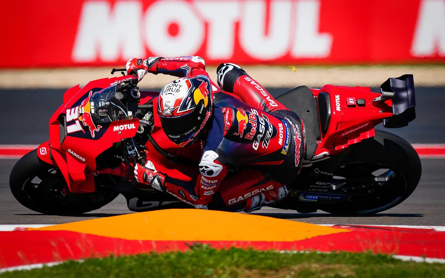 MotoGP, Pedro Acosta (5.º): “Os pilotos da KTM vão estar na Q2 amanhã”