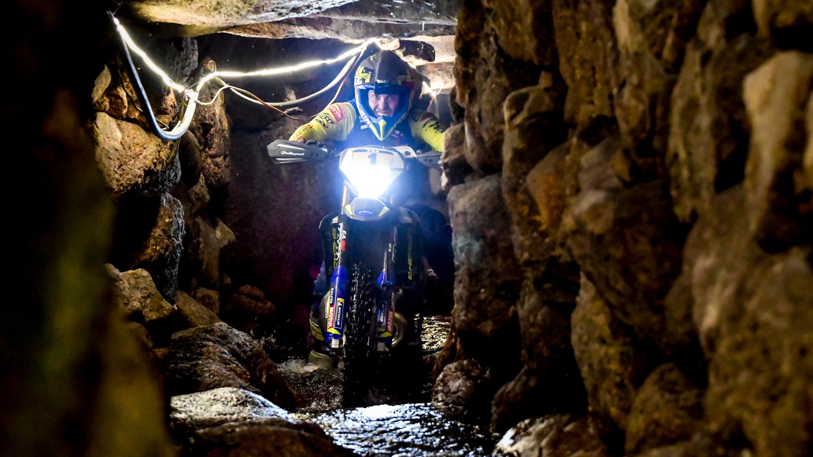 Extreme XL Lagares, Final: Terceira vitória consecutiva de Mario Roman, Diogo Vieira 3.º