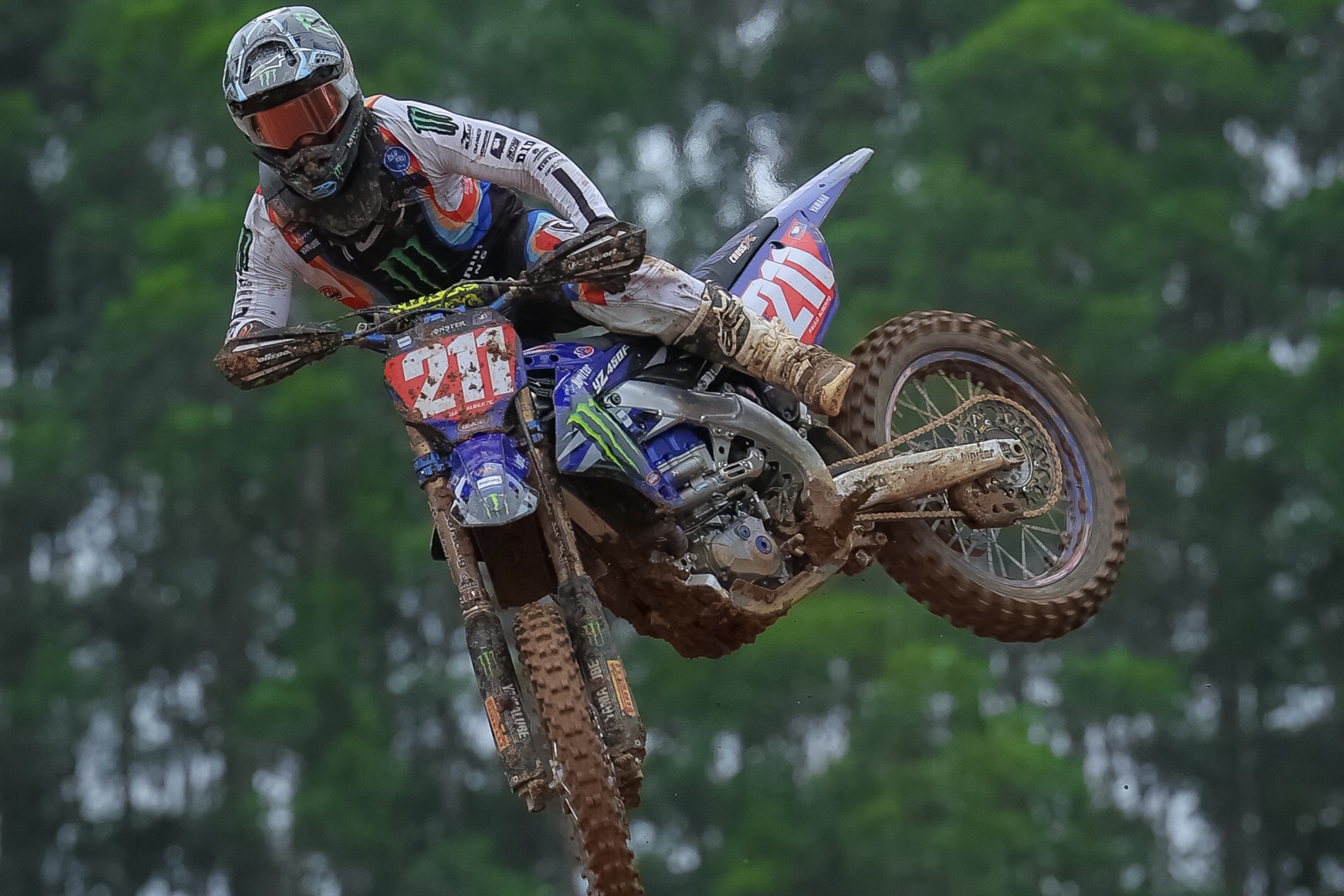 Motocross Brasil, Canelinha: Alberto no pódio, Basaúla azarado