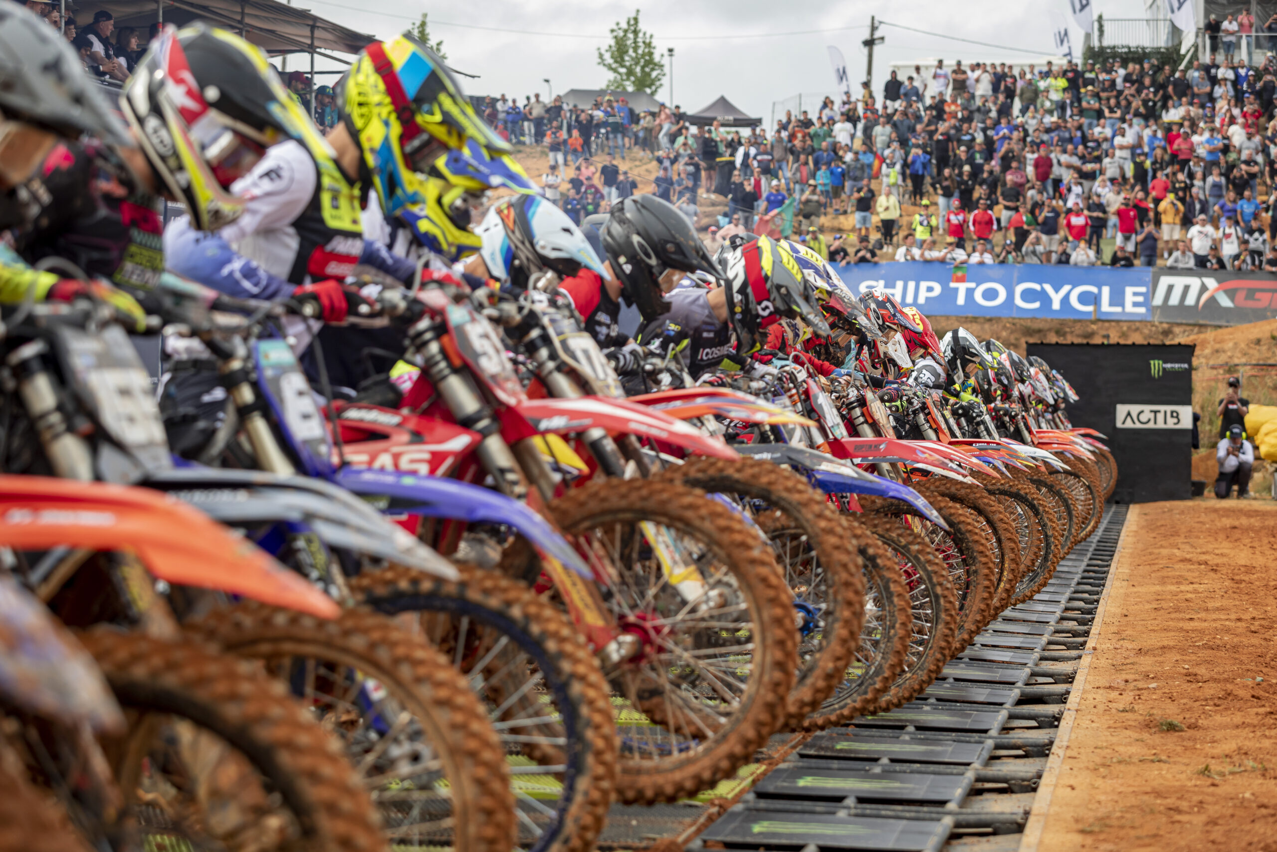 MXGP, Águeda: Outeiro e Gomes encabeçam o ‘pelotão’ luso