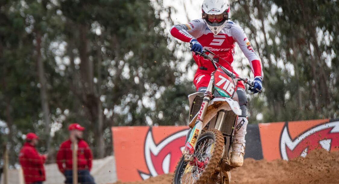 EMX 125, Portugal, Vídeo: Noel Zanocz vence corrida 1