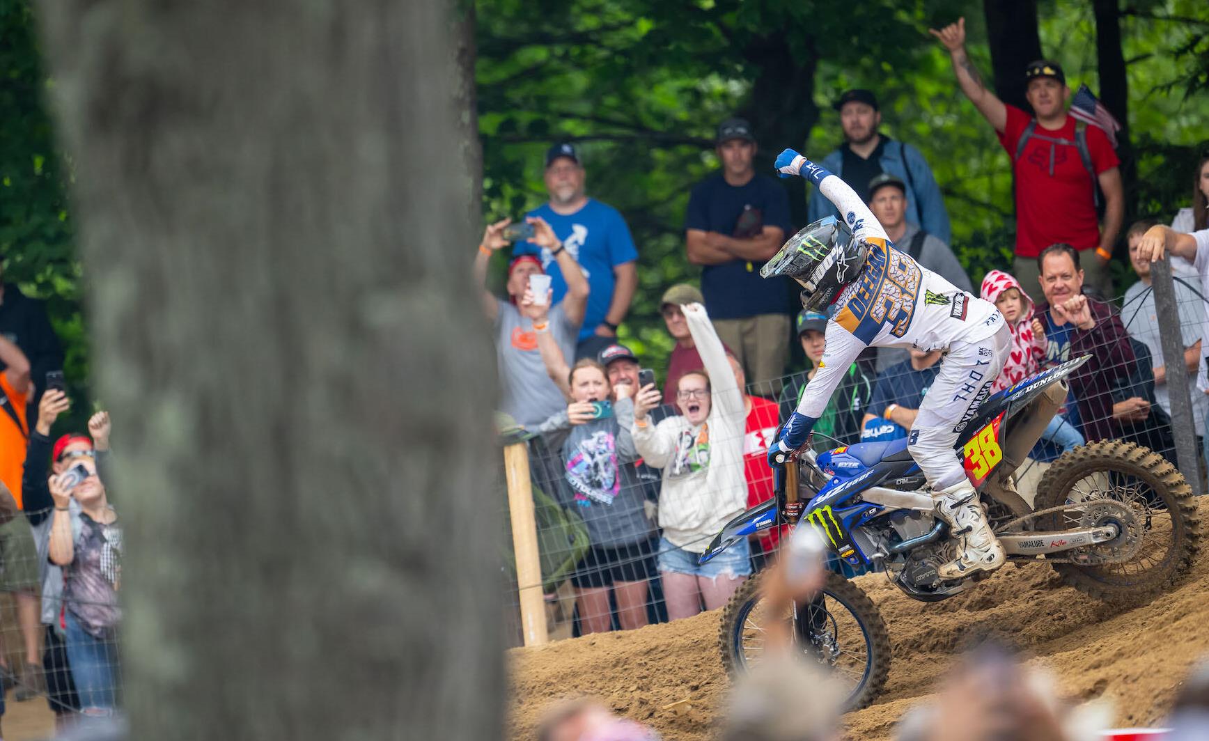 AMA Pro Motocross 250: Shimoda vence emocionante segunda manga