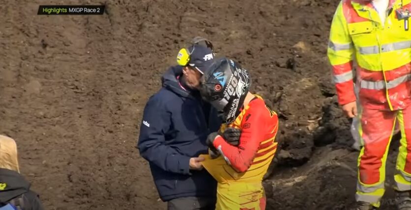 MXGP, Vídeo: Jonass fractura o braço em colisão com Bonacorsi